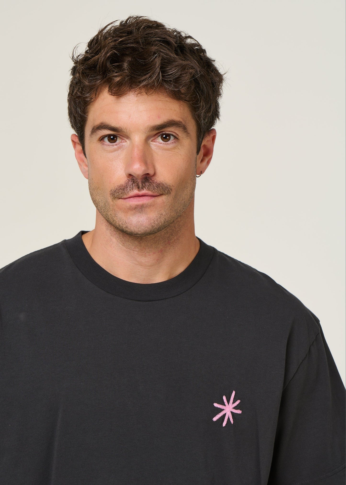 T-shirt oversize en coton bio | noir "meridional noir carbone"