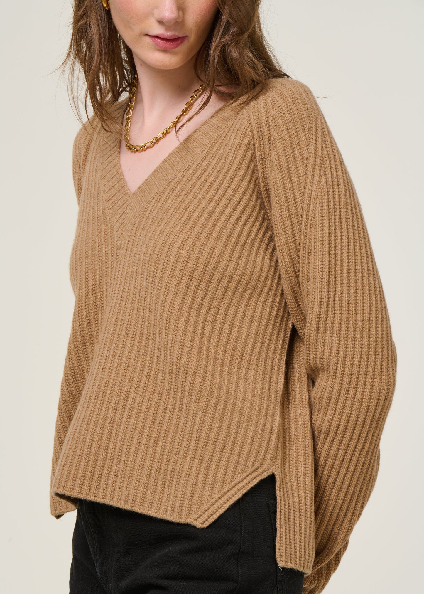 Pull col v en cachemire recyclé | camel "manon - beige sughero"