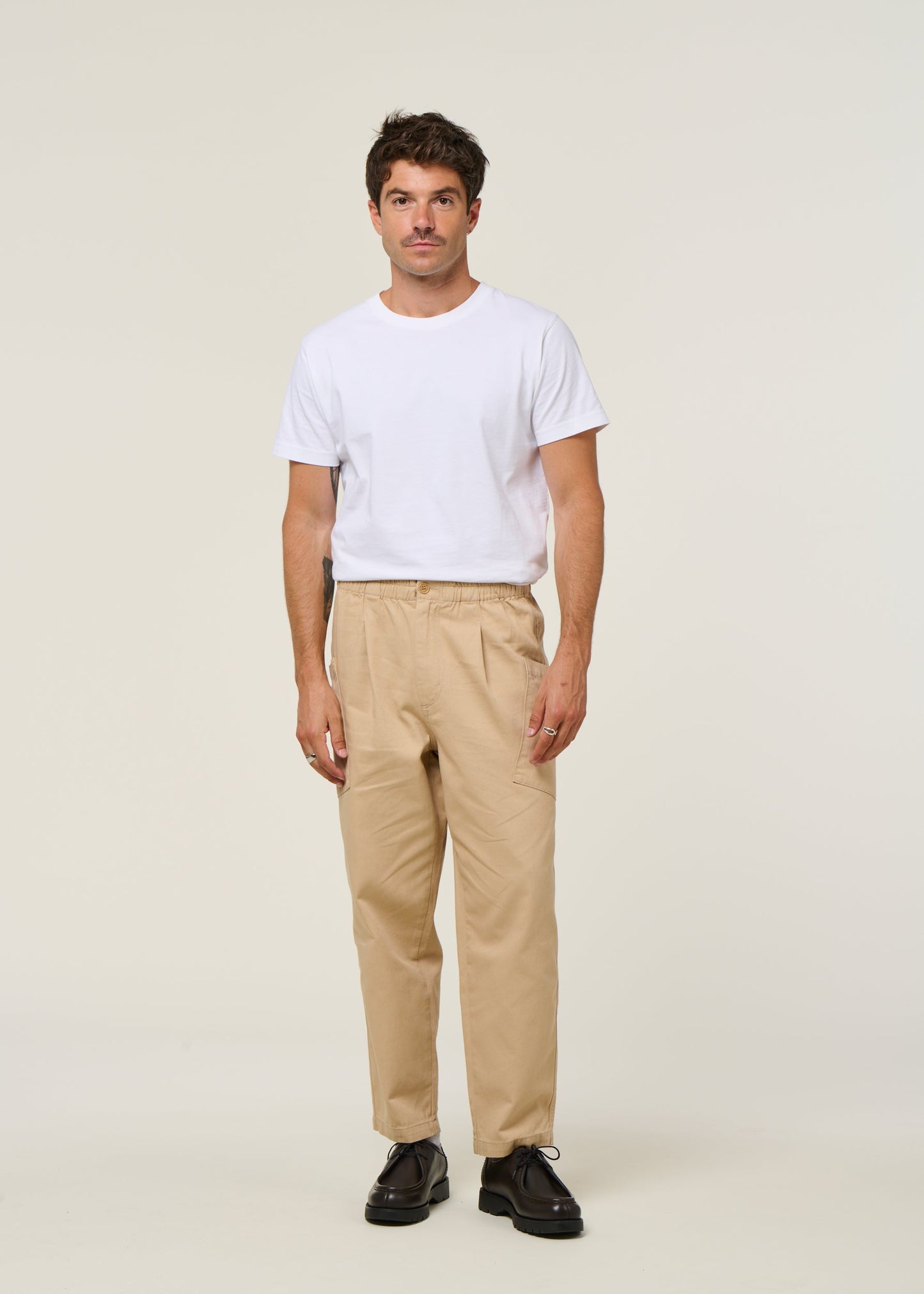 Pantalon large cargo en coton bio | crème "cream max pants"