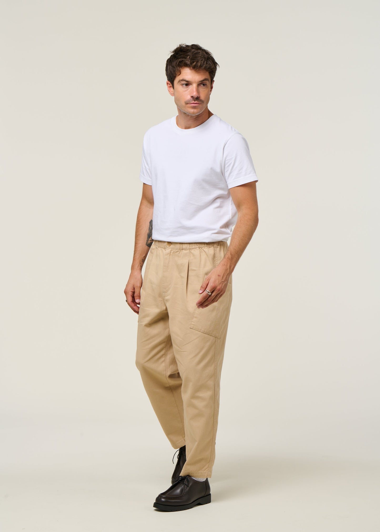 Pantalon large cargo en coton bio | crème "cream max pants"