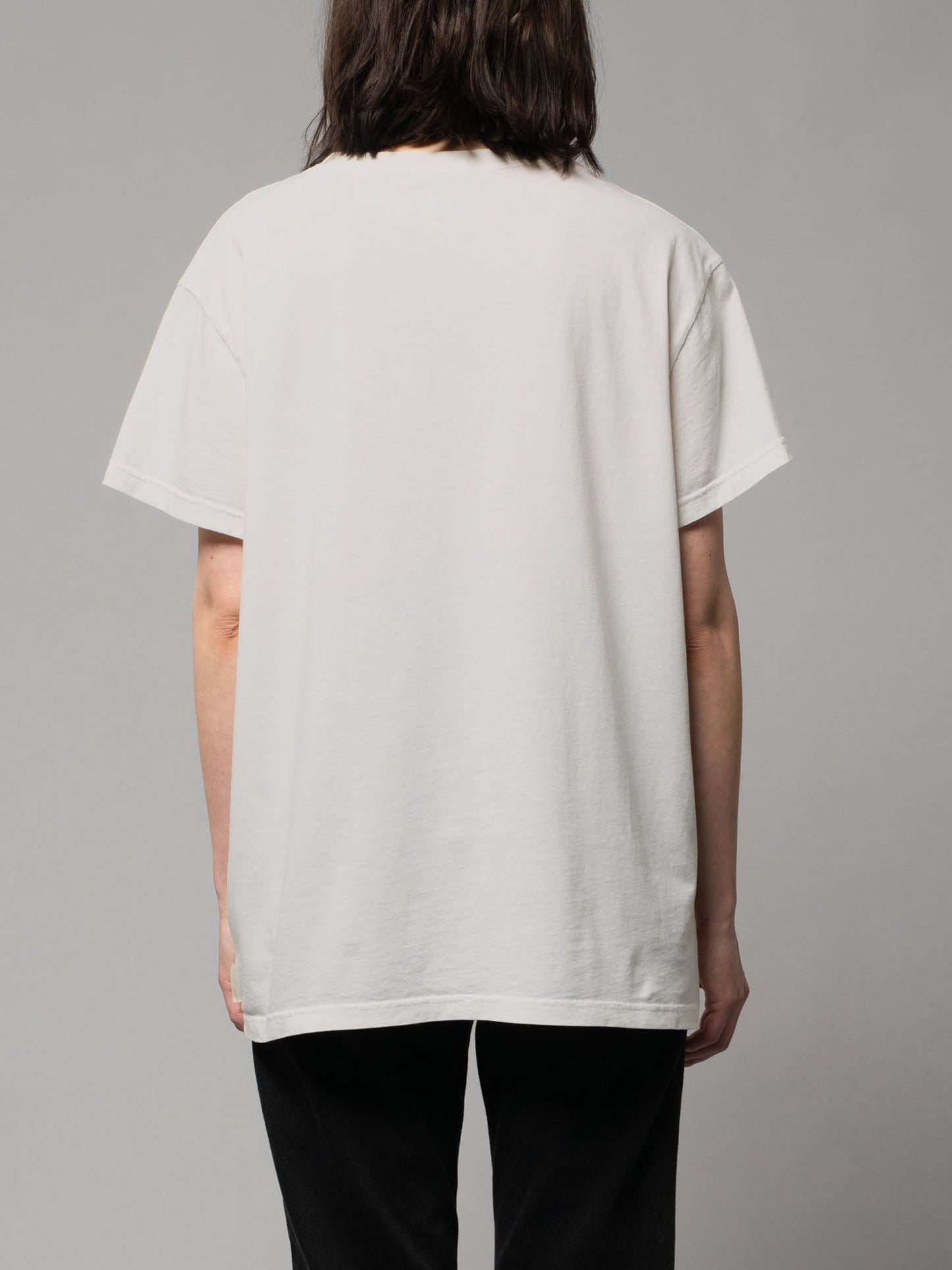 T-shirt imprimé blanc en coton bio - tina dans la rue