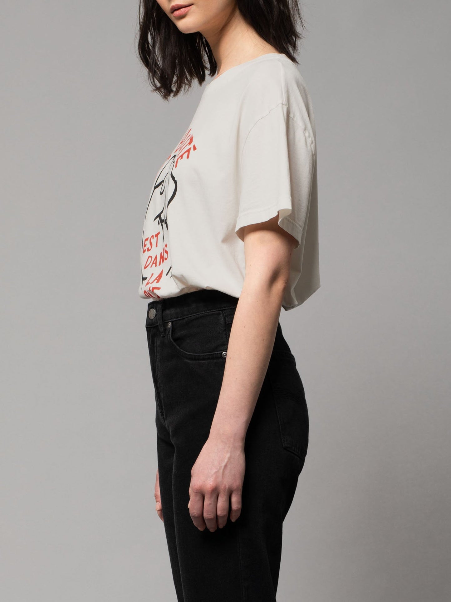 T-shirt imprimé blanc en coton bio - tina dans la rue