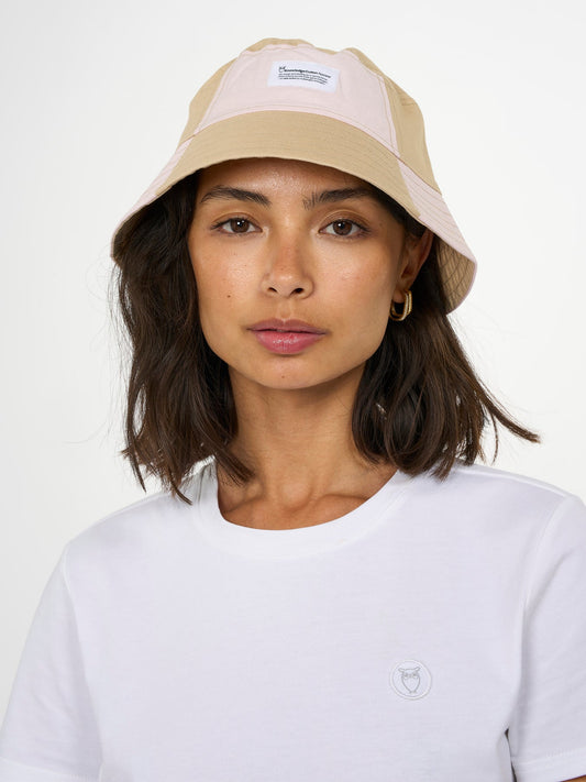 Bob beige et rose en coton bio - twill block bucket hat block