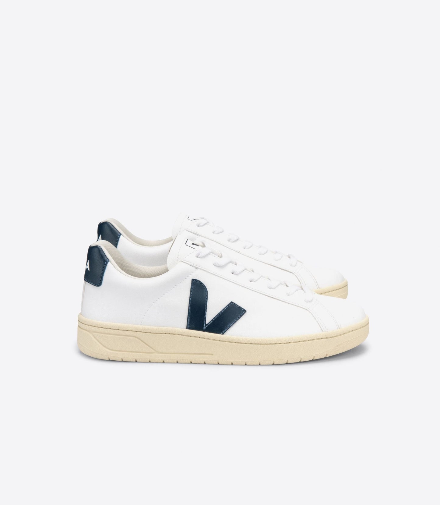 Baskets Urca C.W.L. white nautico butter