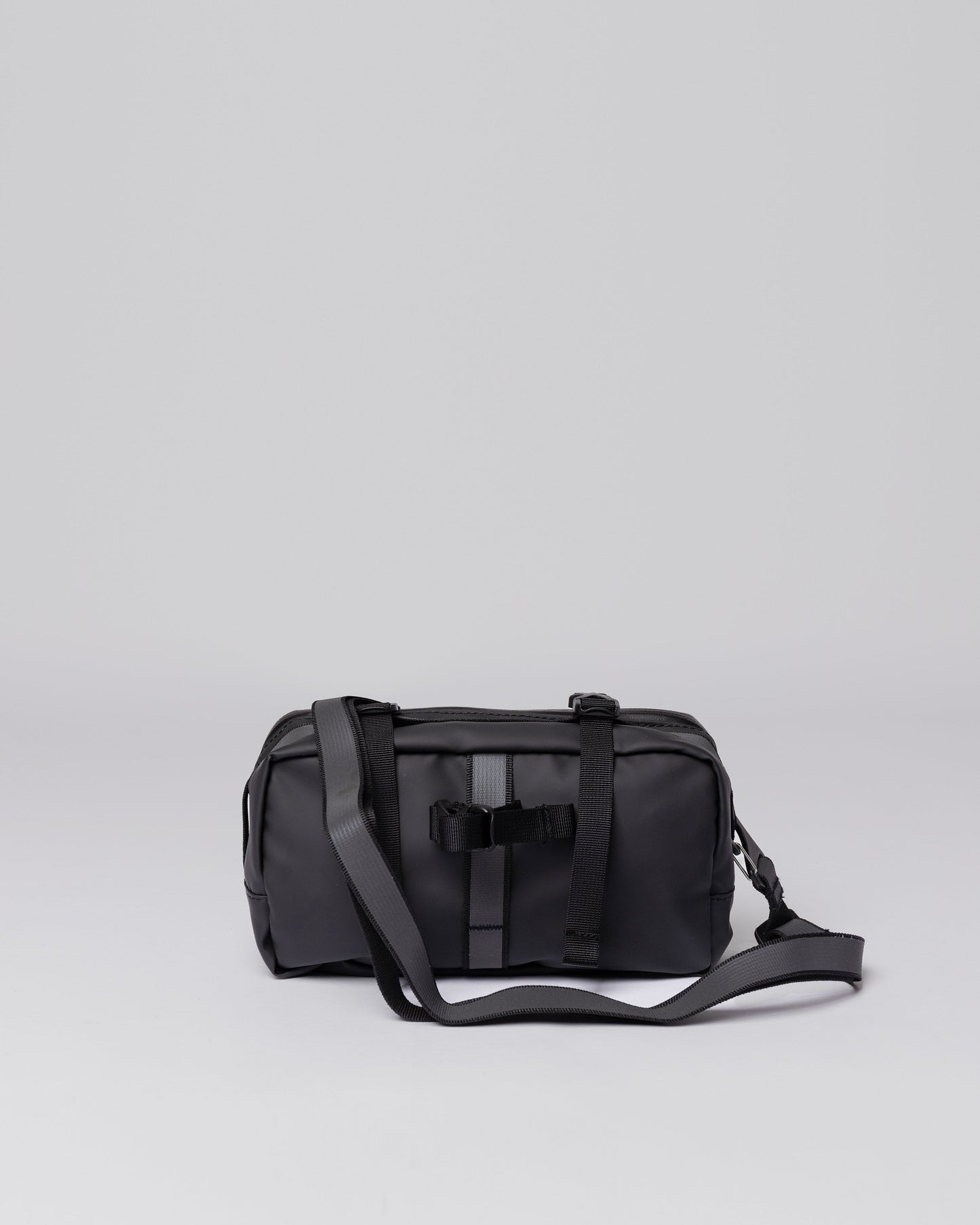 Sacoche imperméable et fonctionnelle en matière recyclée | noir "uno black"