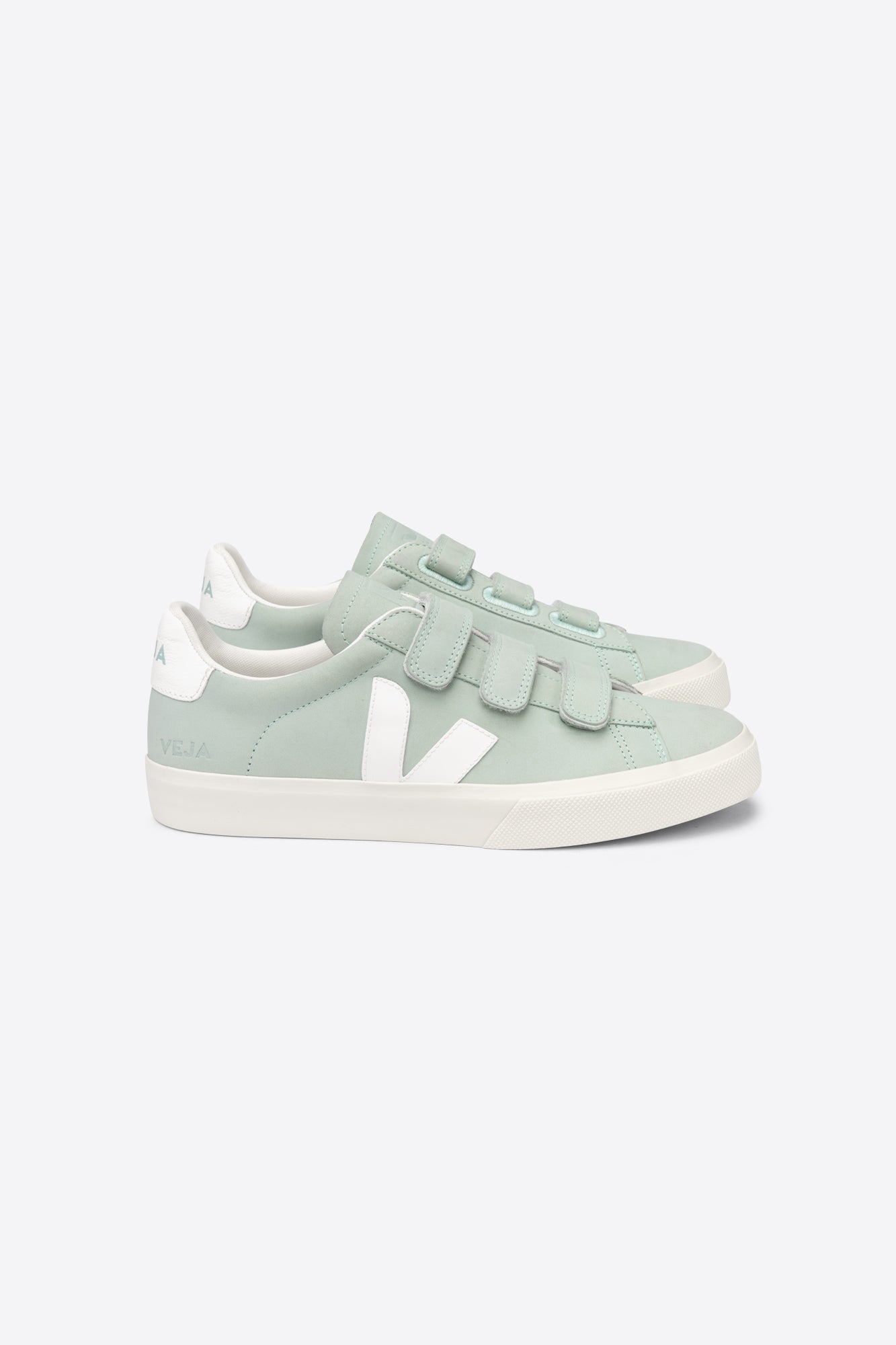 Baskets recife logo nubuck matcha white
