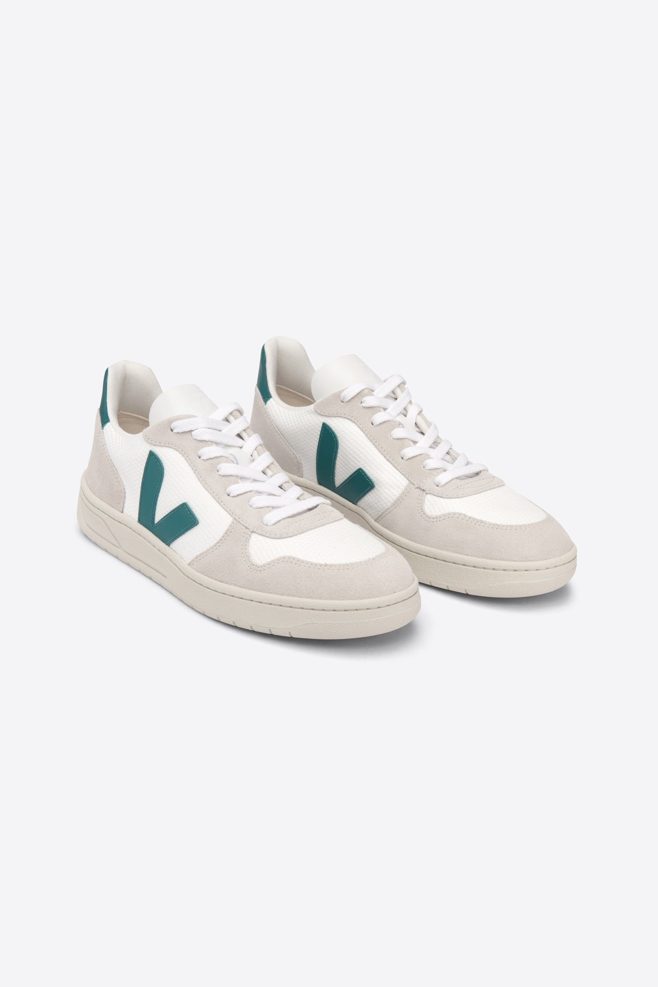 Baskets v-10 b-mesh white brittany