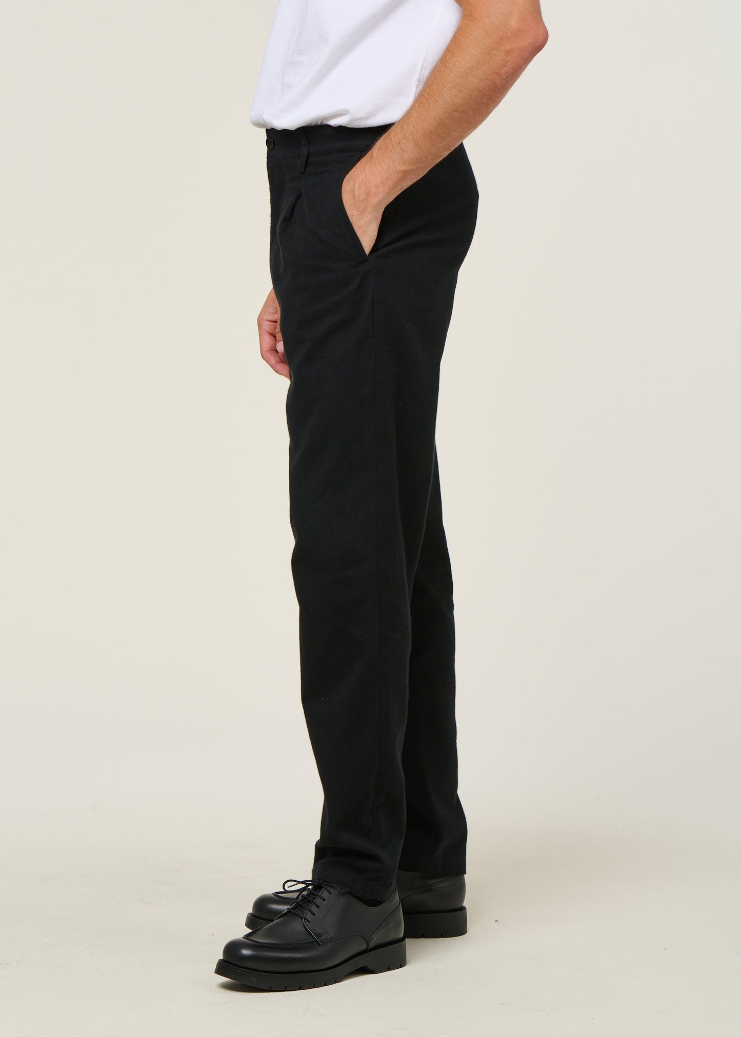 Pantalon droit flanelle en coton biologique | noir "flannel everyday pant - true black"