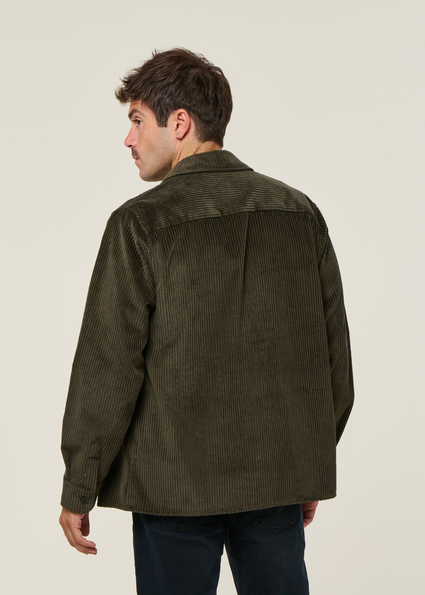 Surchemise velours en coton bio | vert "cord casual shirt organic cotton - dark green"