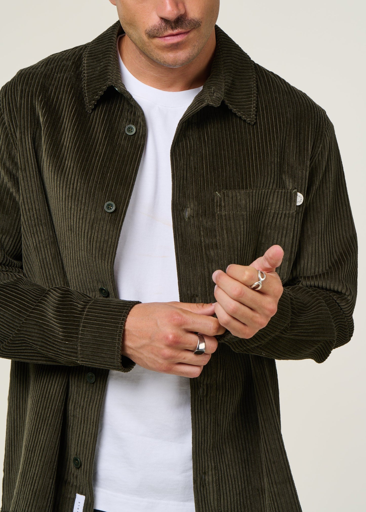 Surchemise velours en coton bio | vert "cord casual shirt organic cotton - dark green"