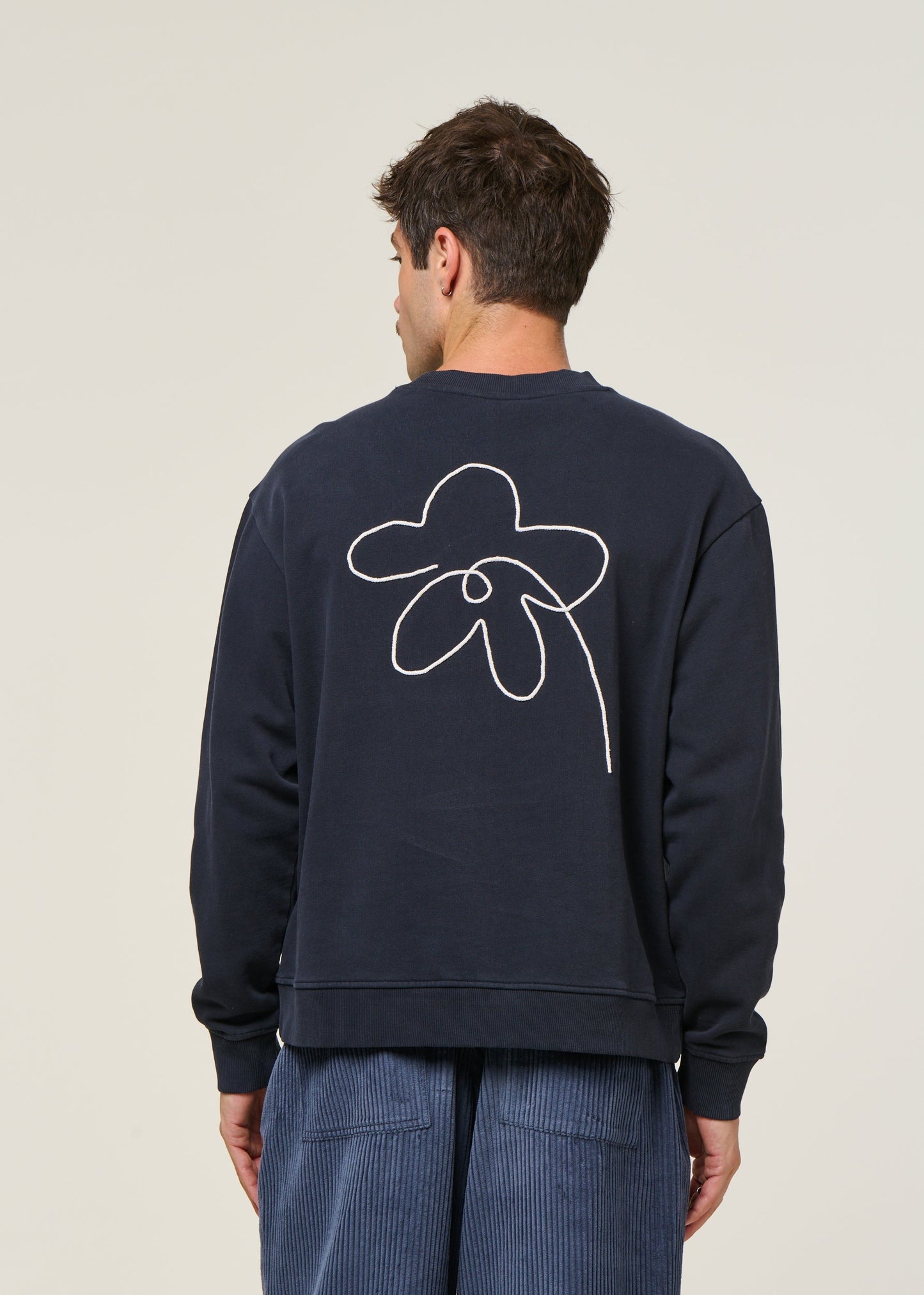 Sweatshirt brodé en coton bio | bleu "flower rope navy leon sweatshirt - blue"