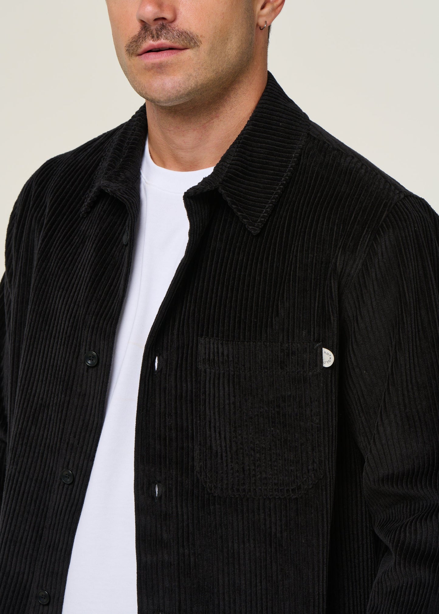 Surchemise velours en coton bio | noir "cord casual shirt organic cotton - true black"