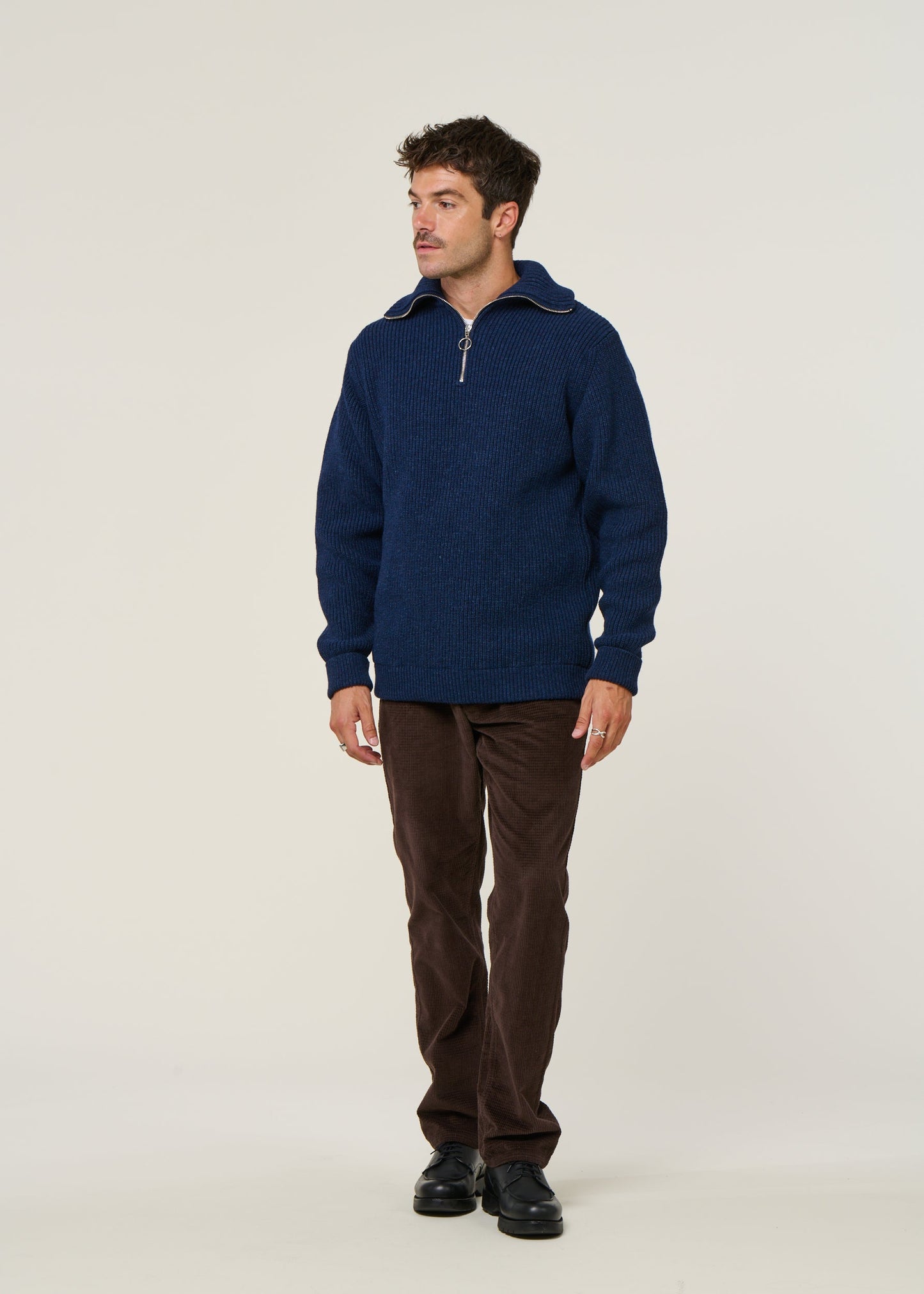 Pull maille col zippé en laine recyclée | bleu "heavy knit troyer wool-blend - blue melange"