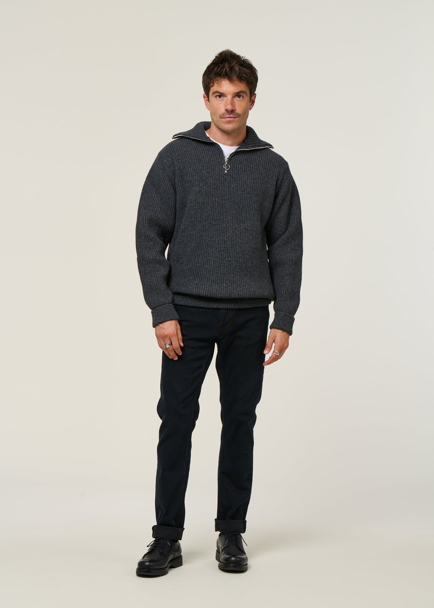 Pull maille col zippé en laine recyclée | gris "heavy knit troyer wool-blend - warm anthracite"