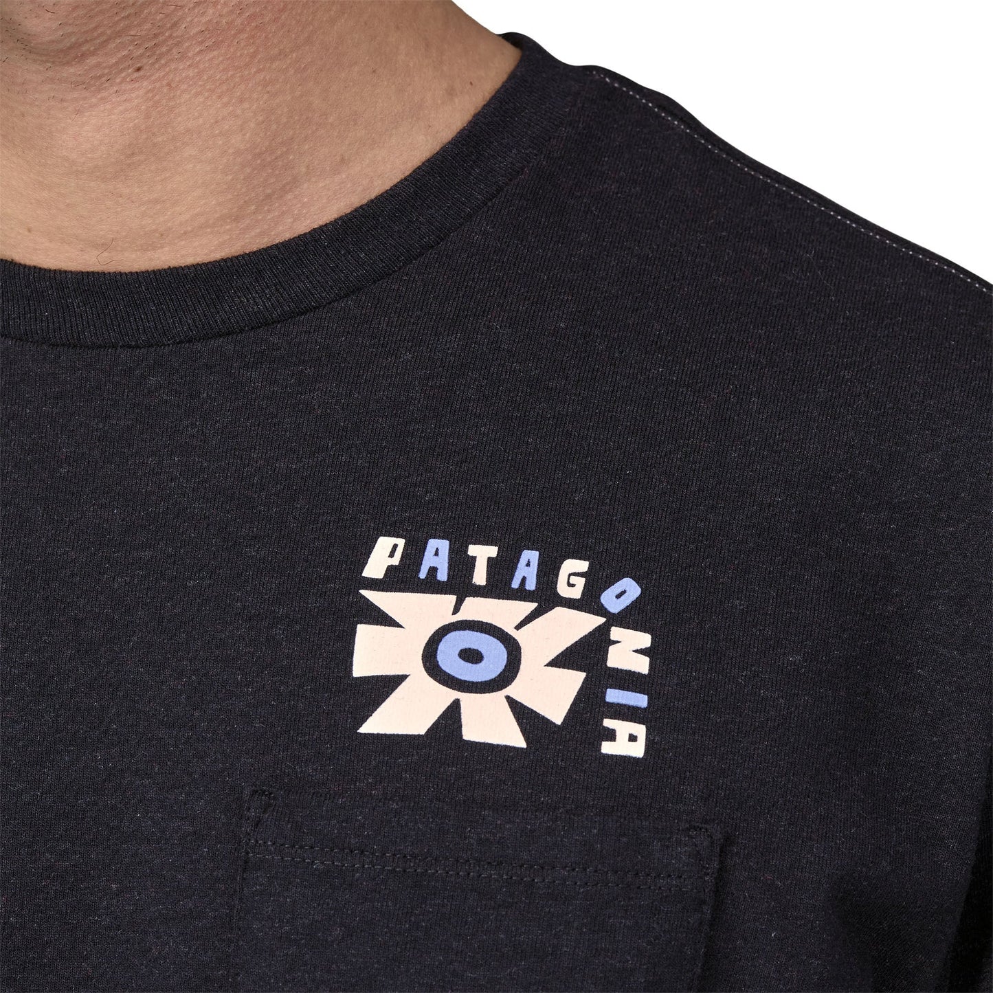 T-shirt en matières recyclées | Noir à motifs "we all need pocket responsibili-tee ink black"