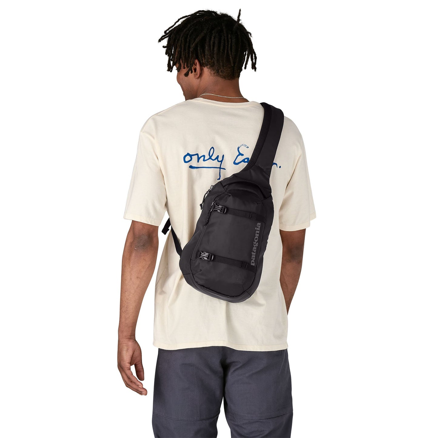 Sac bandoulière en nylon recyclé | noir "atom sling 8l - black"