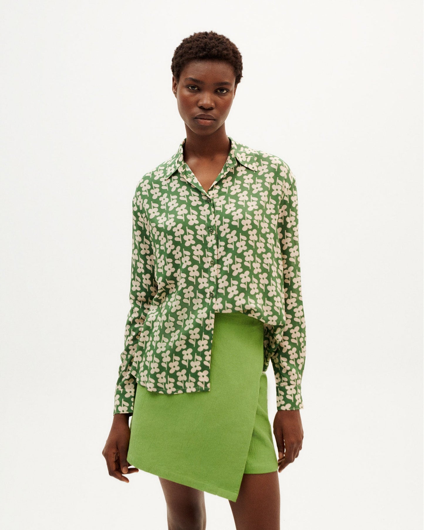 Chemise verte à motifs fleuris en ecovero - daisy kati blouse