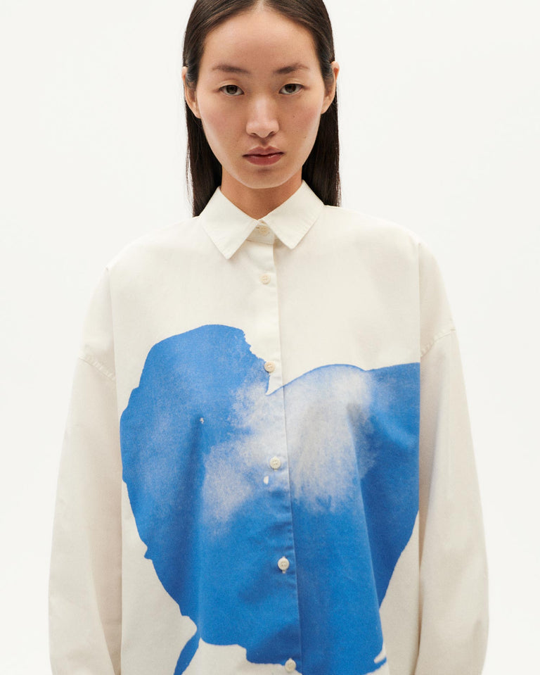 Chemise en coton bio | blanc et bleu "flower juana blouse white"