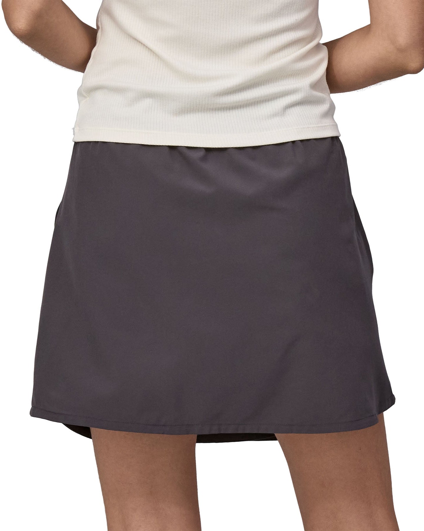 Jupe-shirt en polyester recyclé | noir "w's fleetwith skort - black"