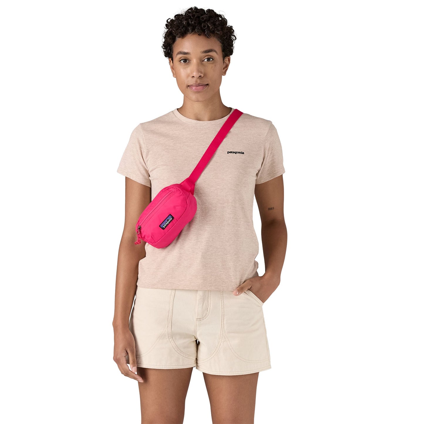 Banane en matières recyclées | rose "Terravia mini hip pack - luminous pink"