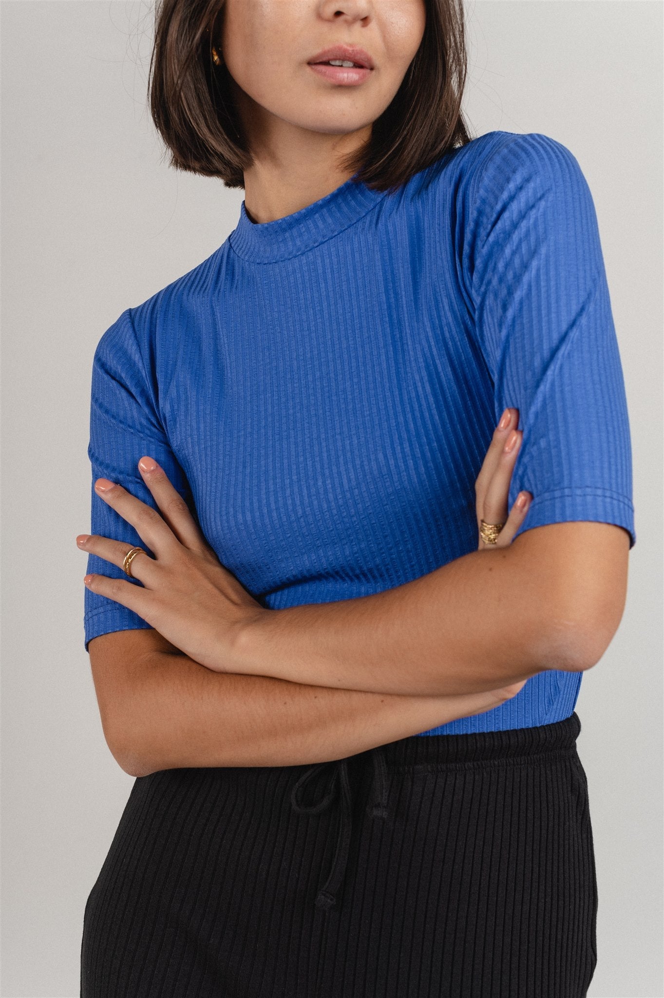 T-shirt côtelé col cheminée en tencel | Bleu "nina dark azure"