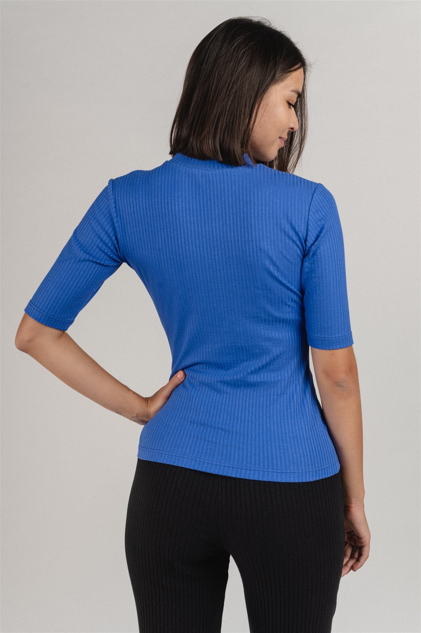 T-shirt côtelé col cheminée en tencel | Bleu "nina dark azure"