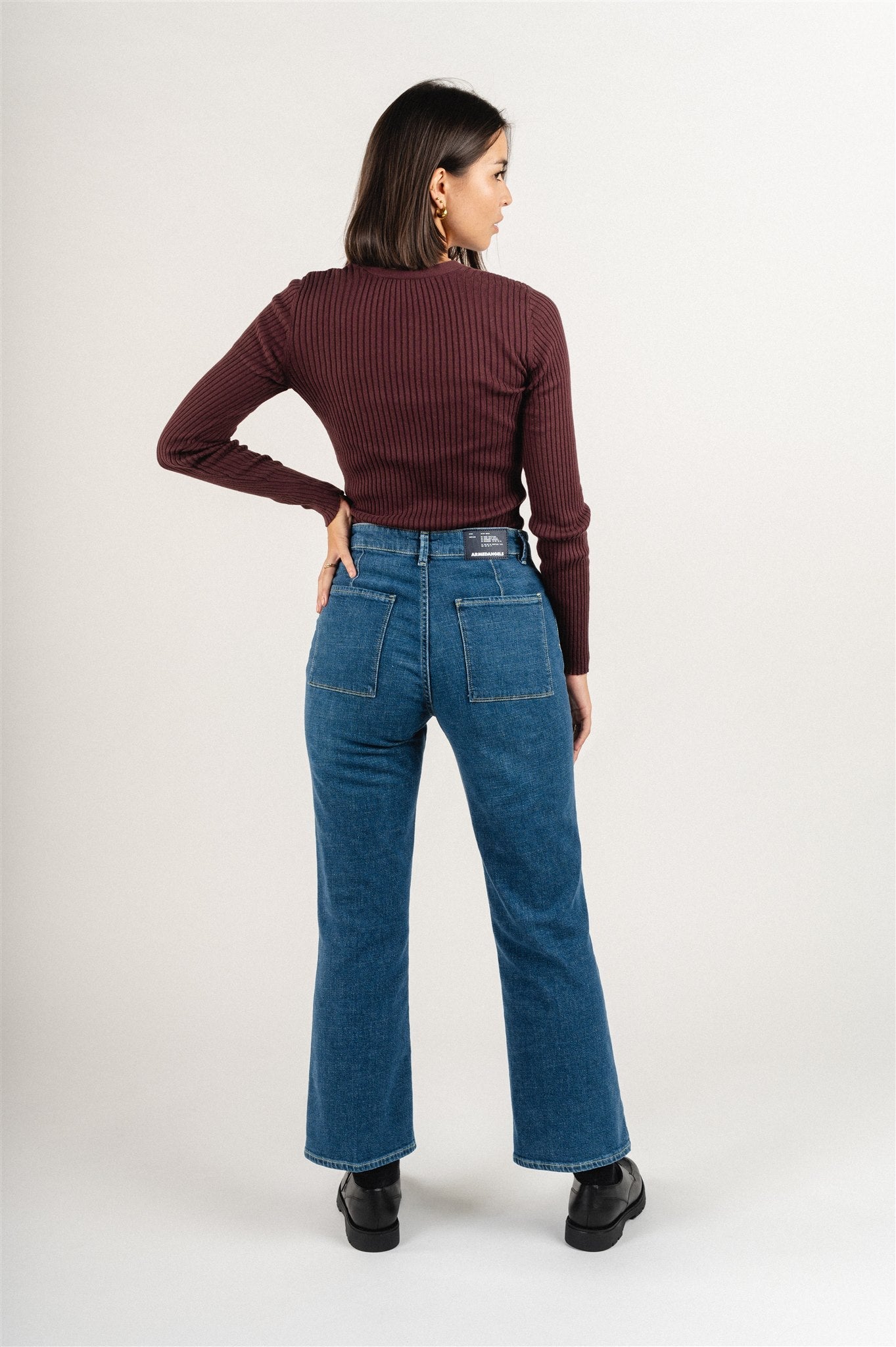 Jean flared bleu foncé en coton bio et chanvre-  rumaa hemp true mid blue