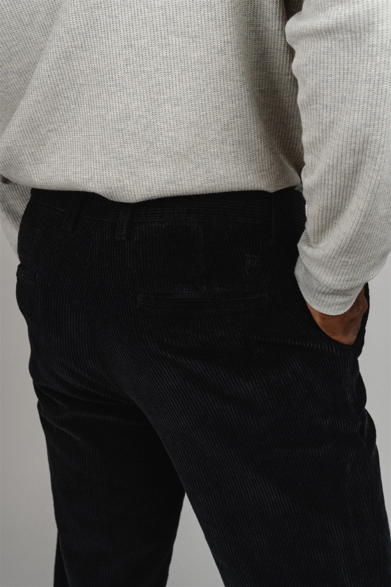 Pantalon chino droit noir en velours en coton bio - chuck Black Jet