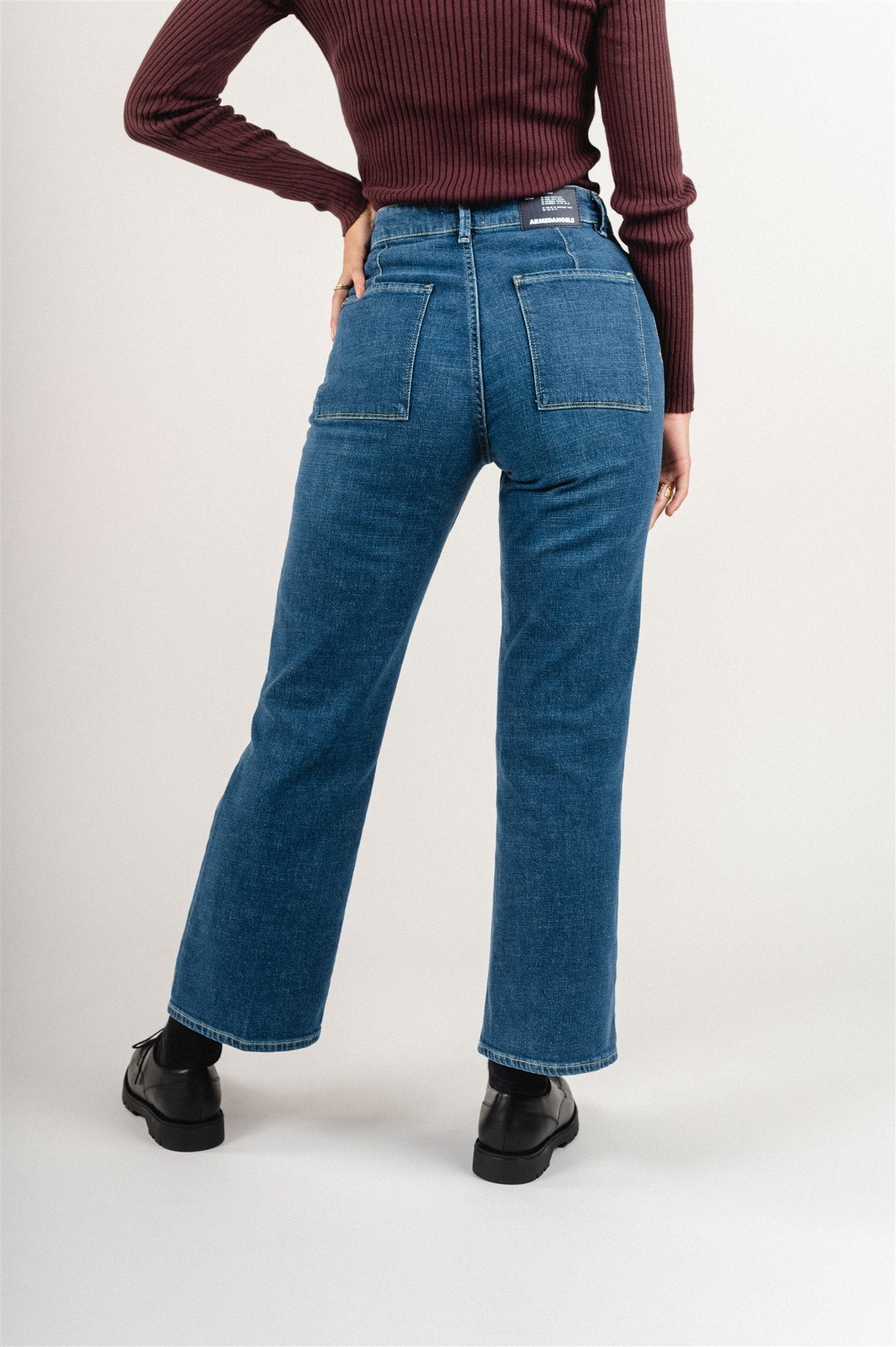 Jean flared bleu foncé en coton bio et chanvre-  rumaa hemp true mid blue