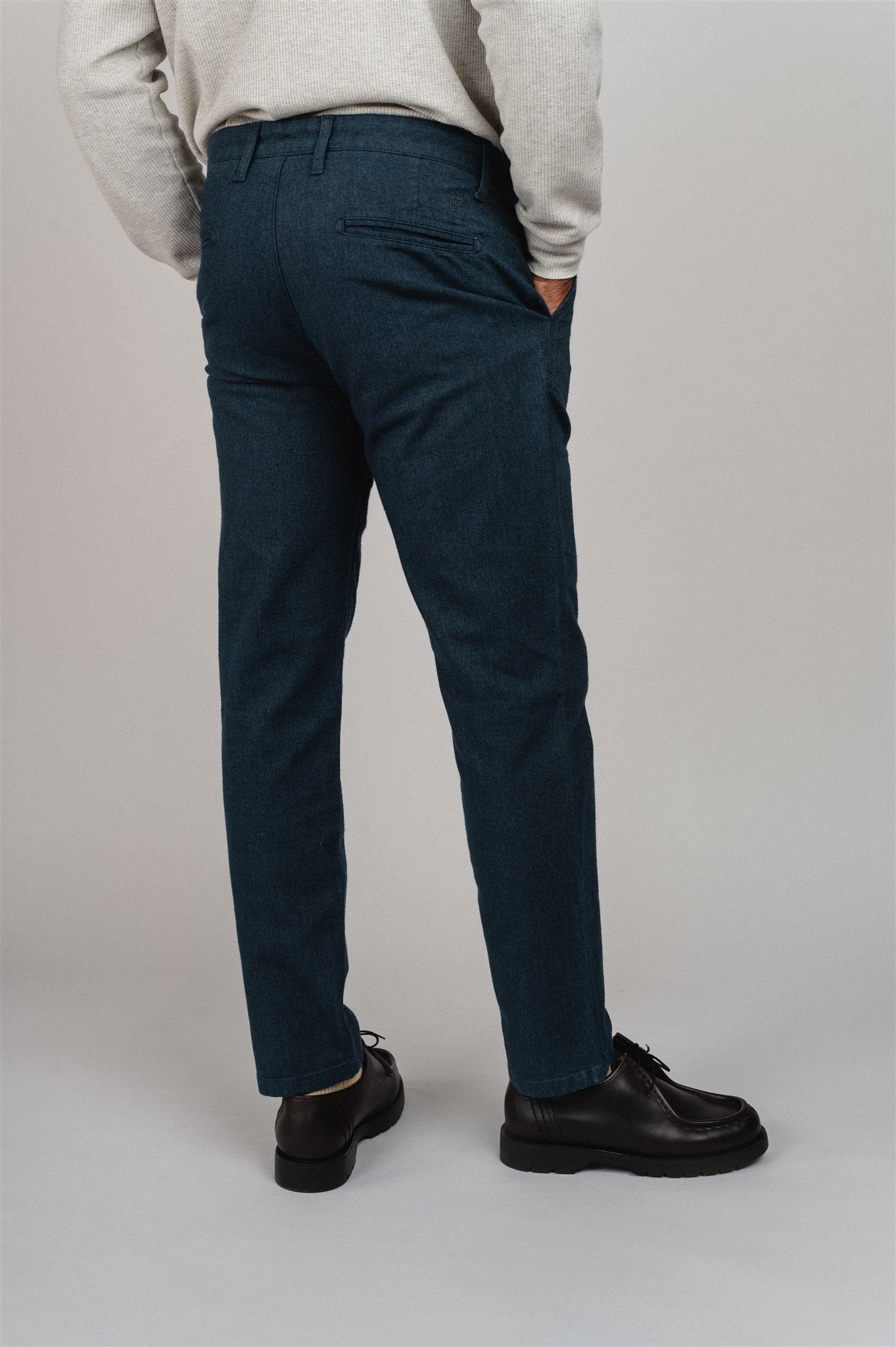 Chino slim bleu nuit en flanelle de coton bio - luca slim flannel chino total eclipse
