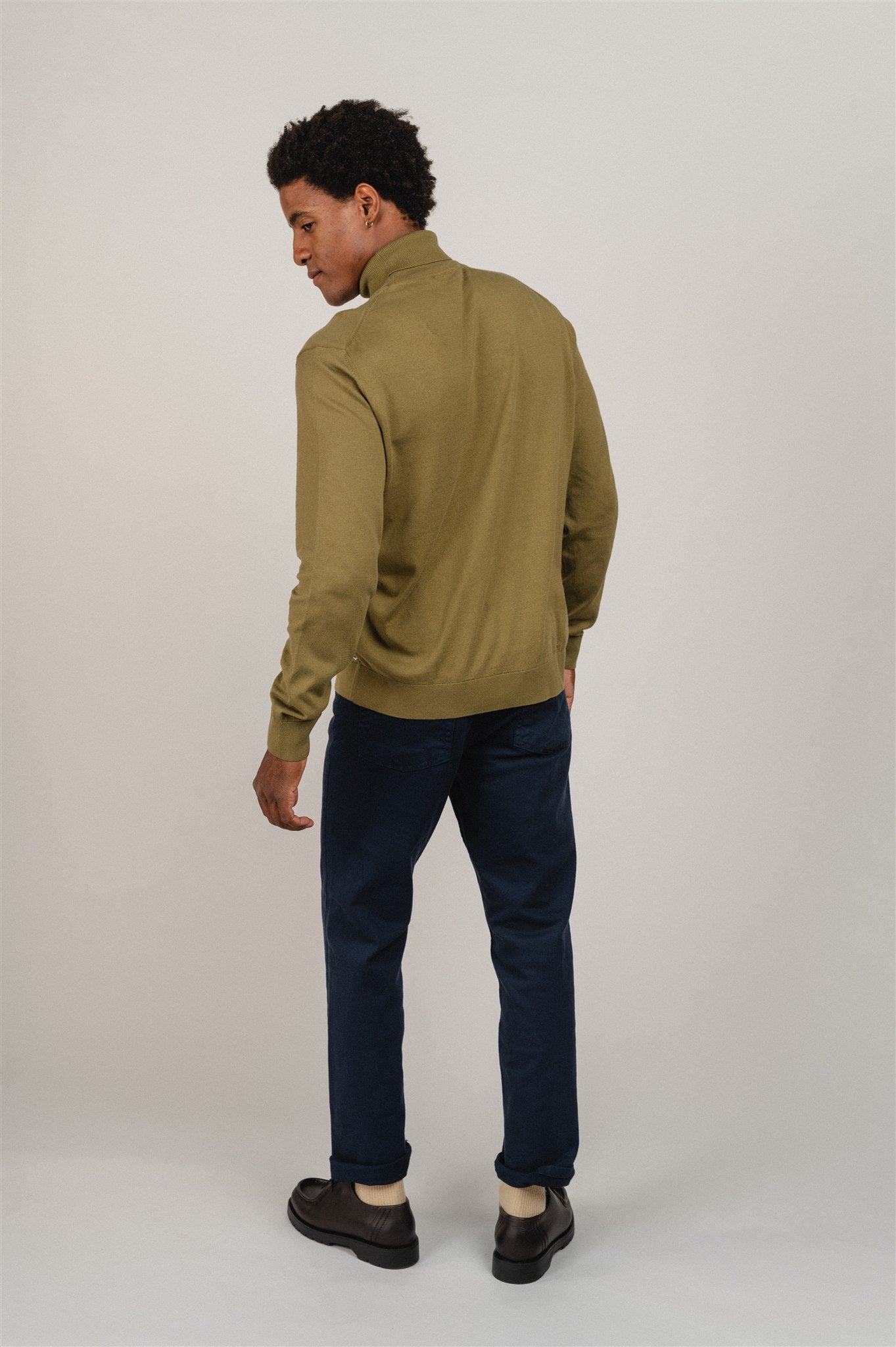 Pull col roulé vert olive en coton bio - glaan solid oliva