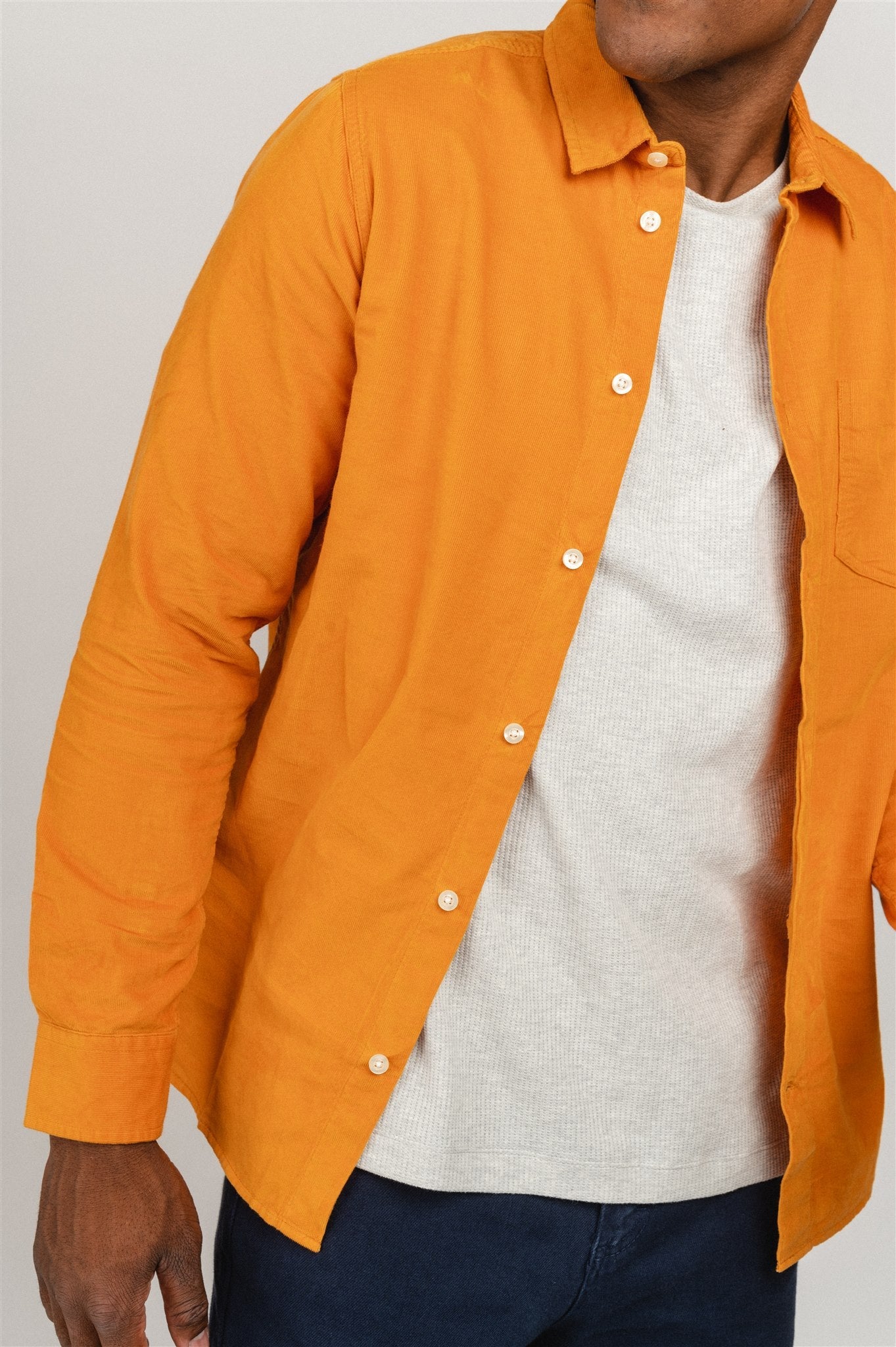 Chemise orange en velours fin de coton bio - baby cord custom fit shirt desert sun
