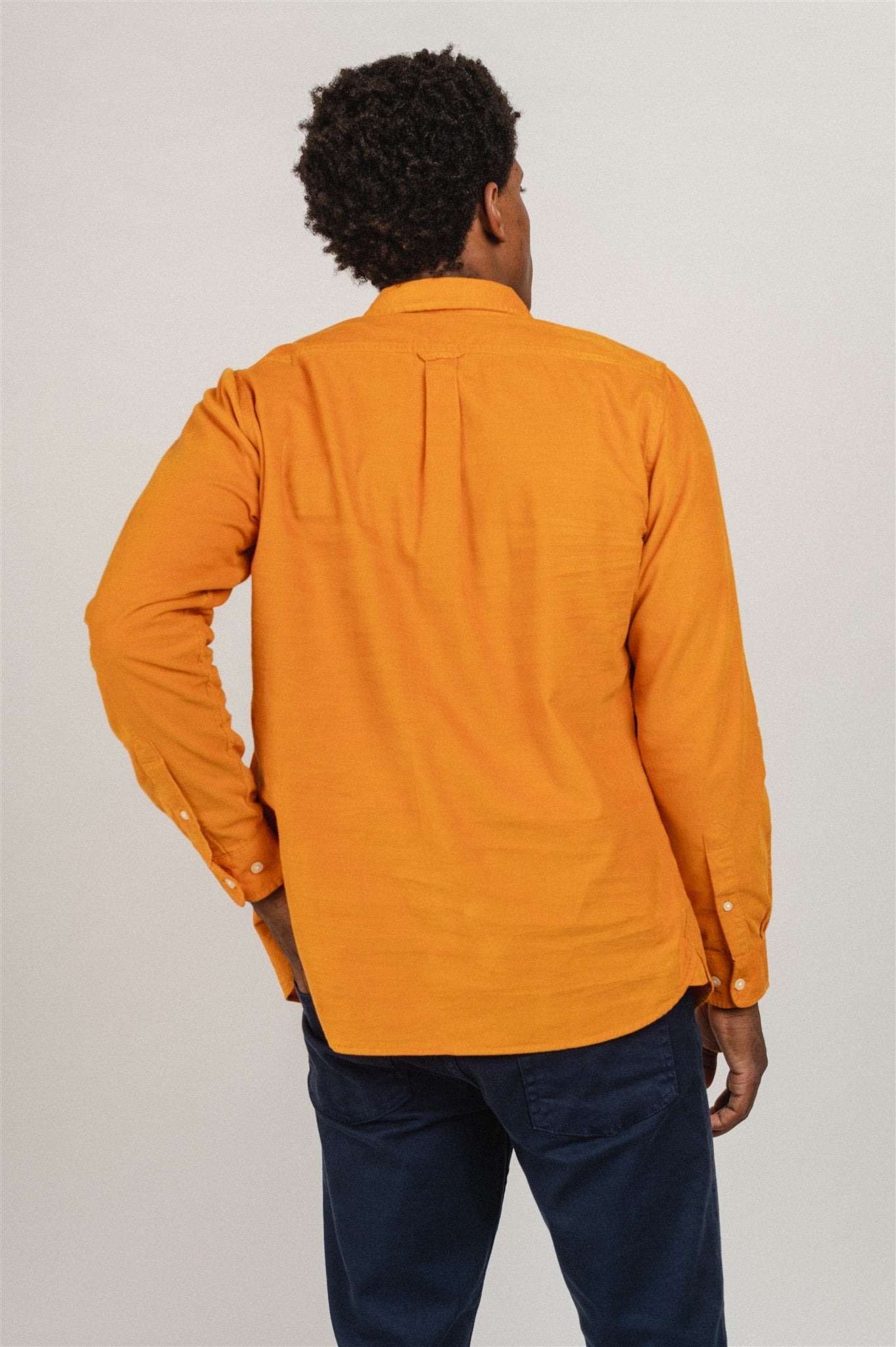 Chemise orange en velours fin de coton bio - baby cord custom fit shirt desert sun