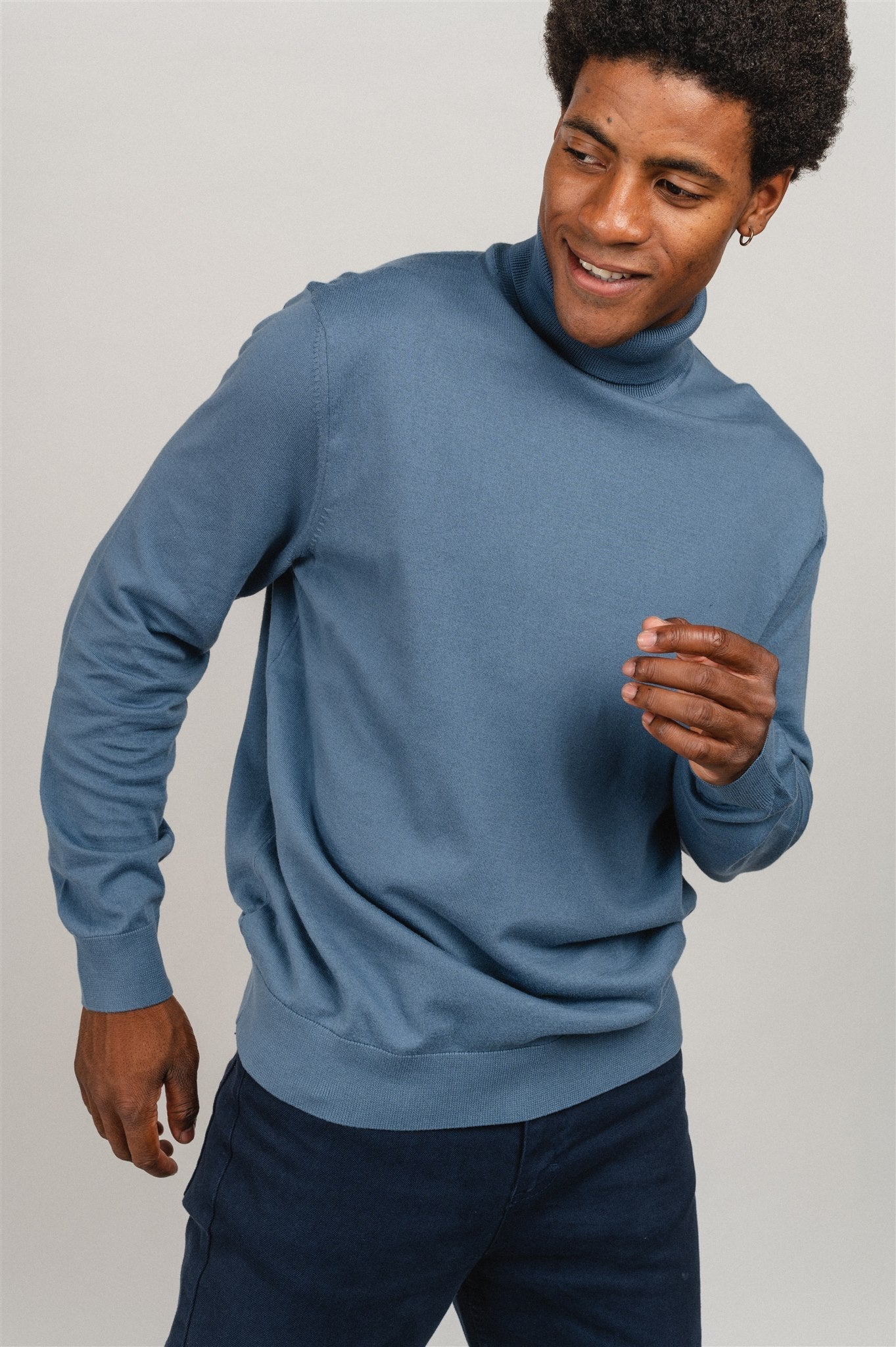 Pull col roulé bleu en coton bio - glaan solid blue steel