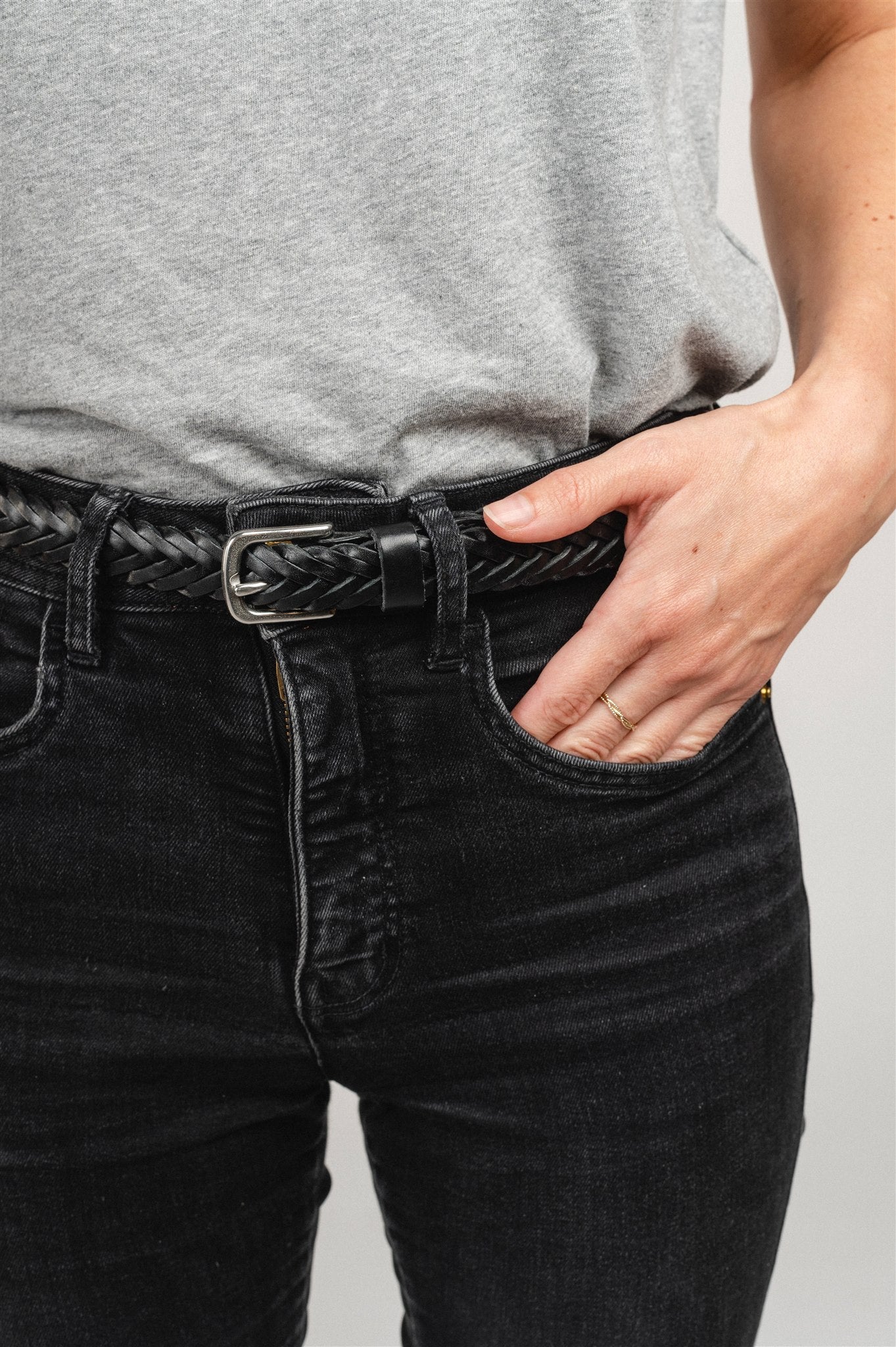 Ceinture tressée noire en cuir - T20