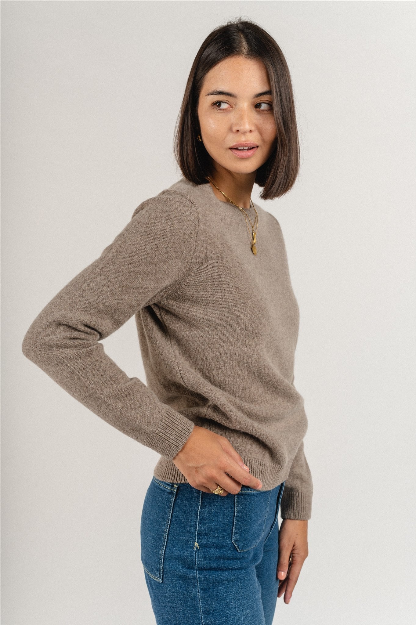 Pull col rond marron en laine mérinos recyclée - warm taupe