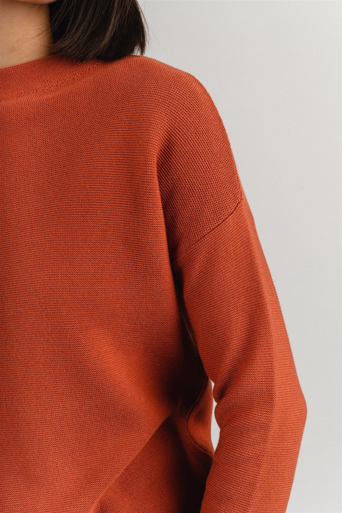 Pull à col rond terracotta en coton bio - medinaa brick