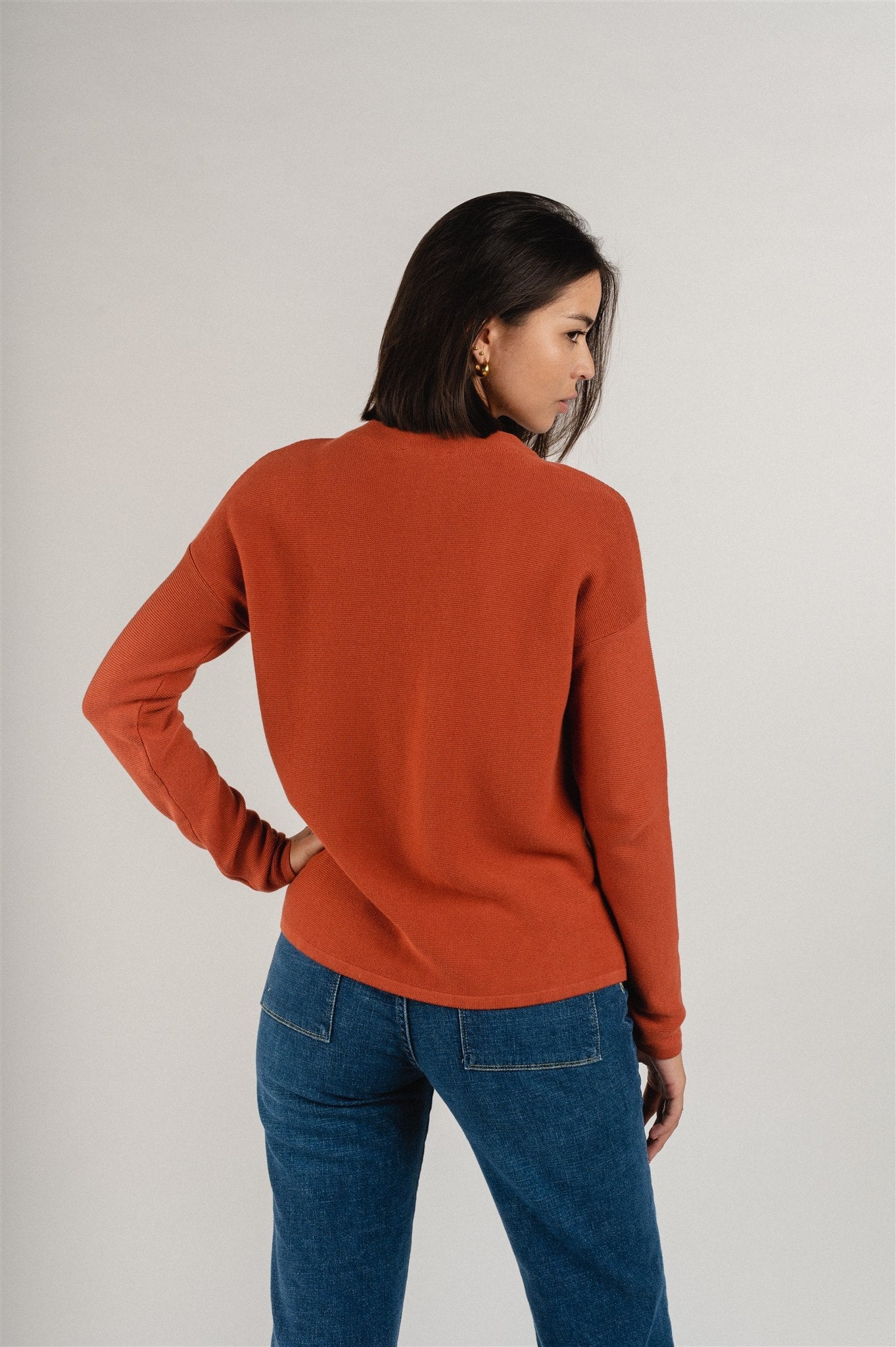 Pull à col rond terracotta en coton bio - medinaa brick