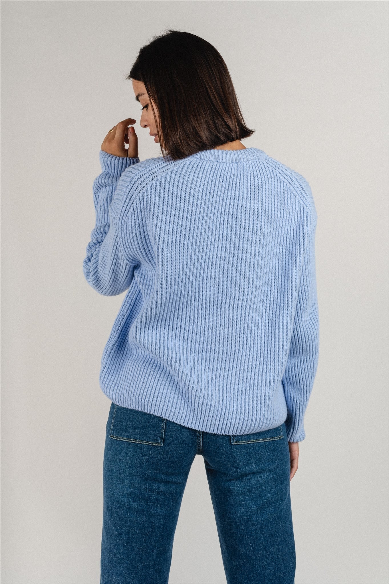 Pull maille bleu ciel en coton bio, laine bio et recyclée - naaruko seafoam