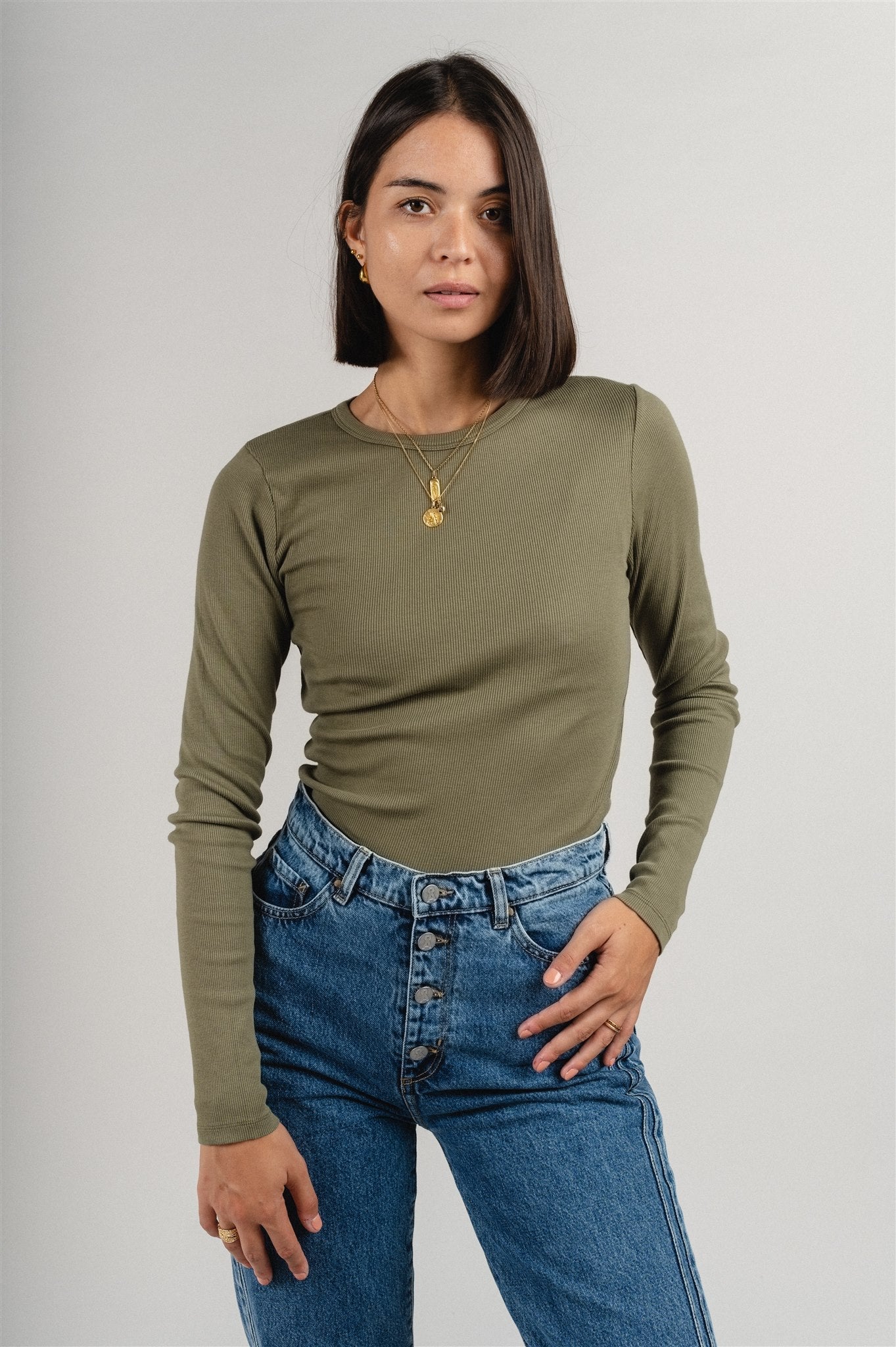T-shirt manches longues côtelé en coton bio | vert "dusty olive"