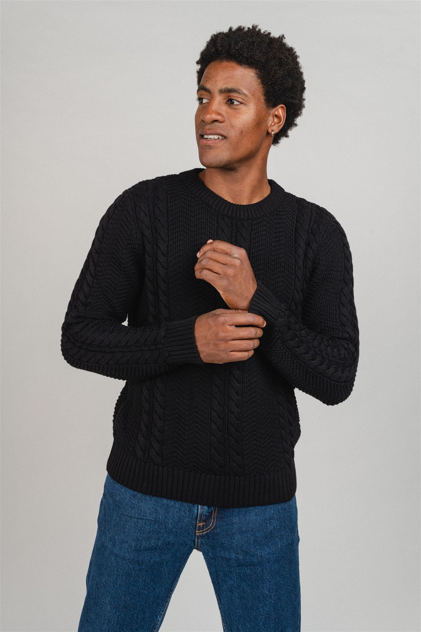 Pull noir texturé en maille en coton bio - cable crew neck cotton knit black jet
