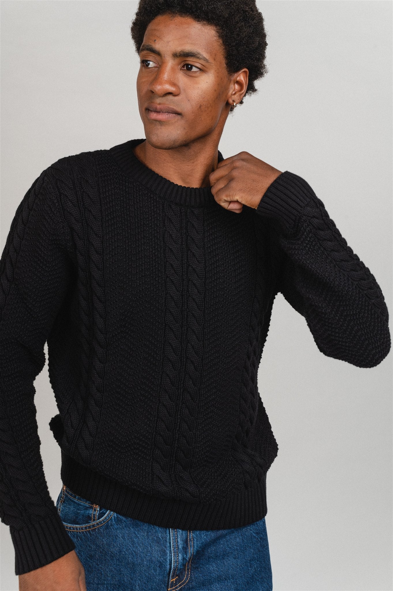Pull noir texturé en maille en coton bio - cable crew neck cotton knit black jet