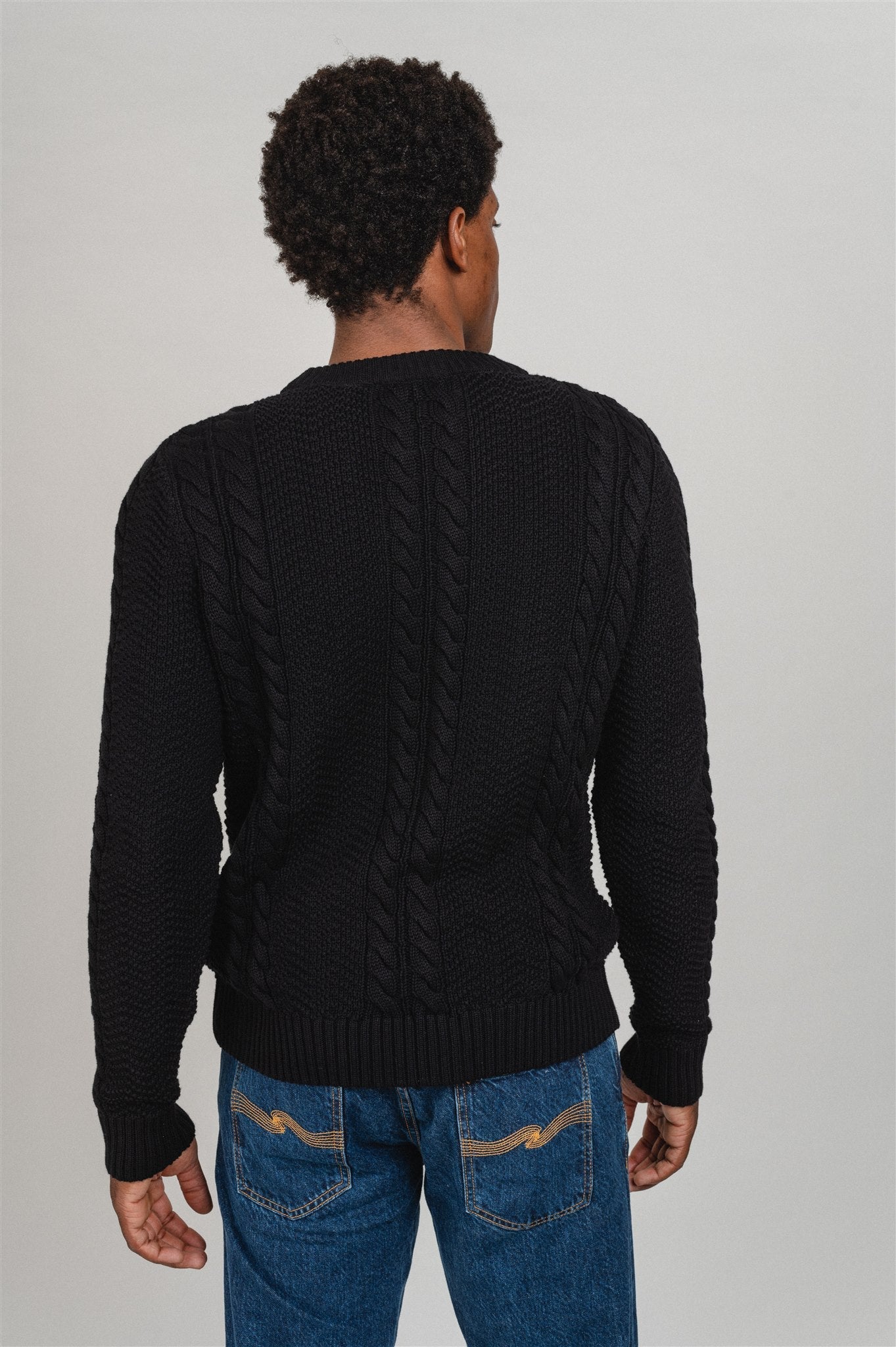 Pull noir texturé en maille en coton bio - cable crew neck cotton knit black jet