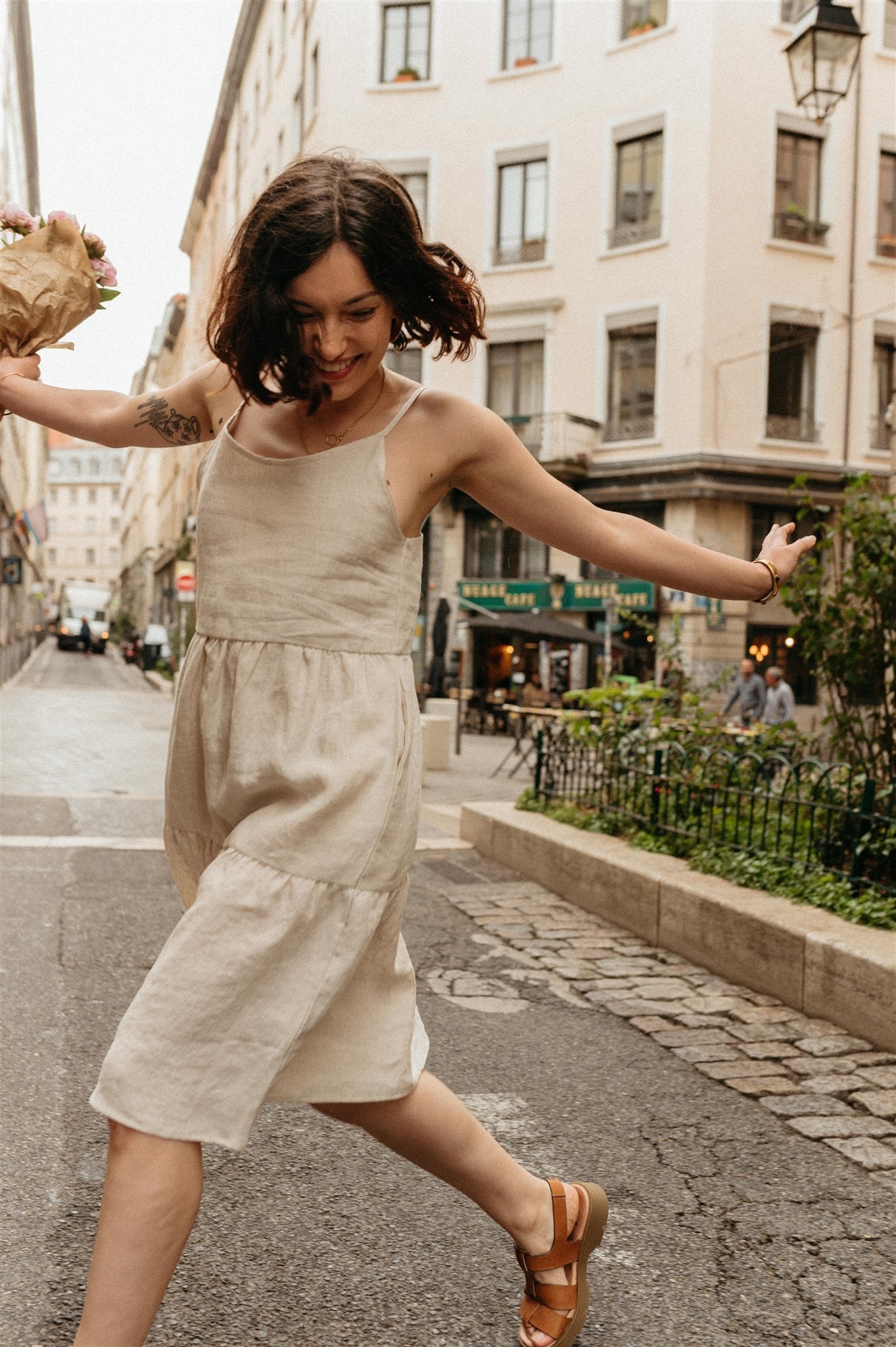 Robe blanche en lin bio - natural linen strap dress light feather gray