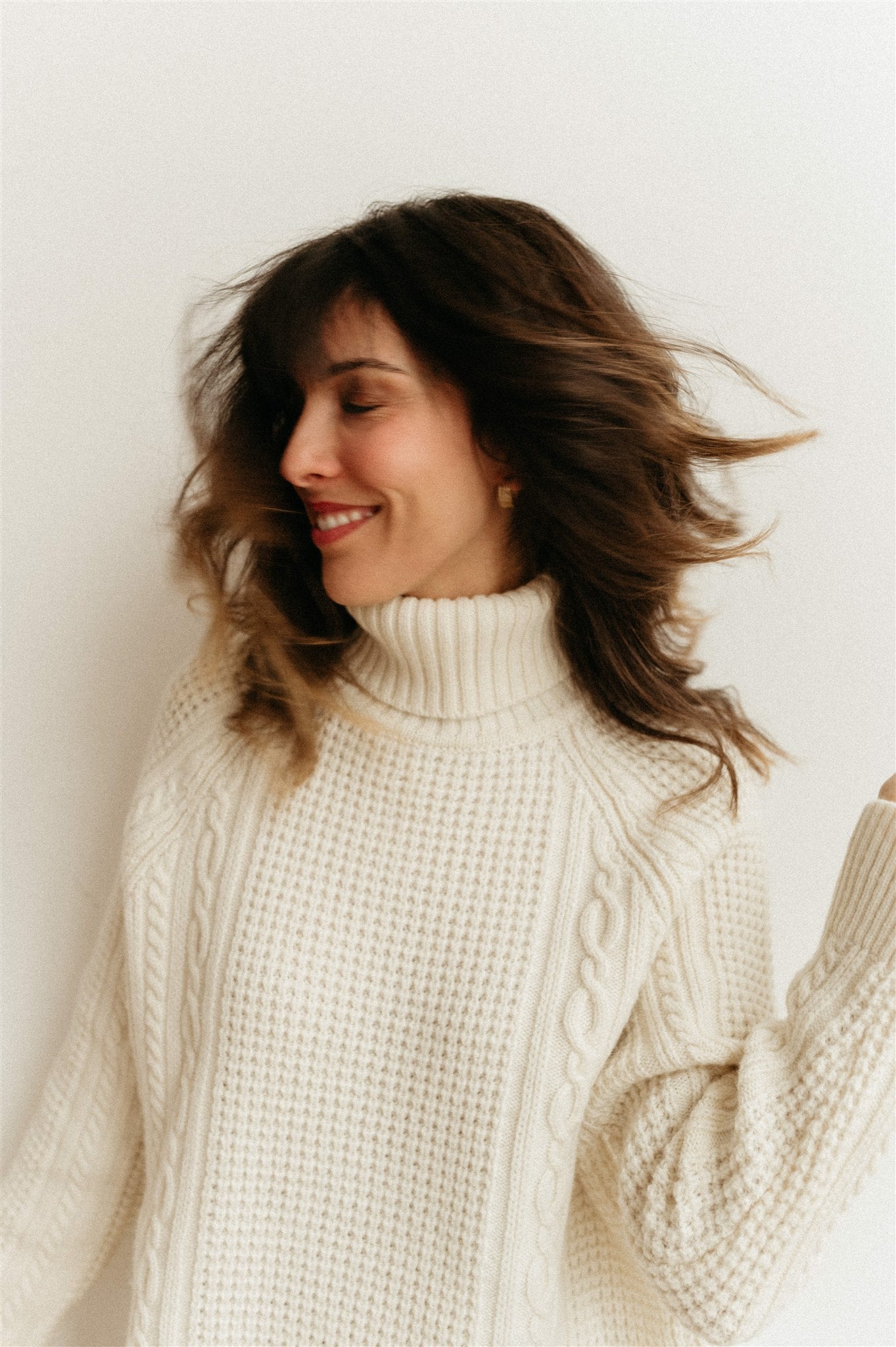Pull ample tricoté beige en laine bio et recyclée - amalaa oatmilk
