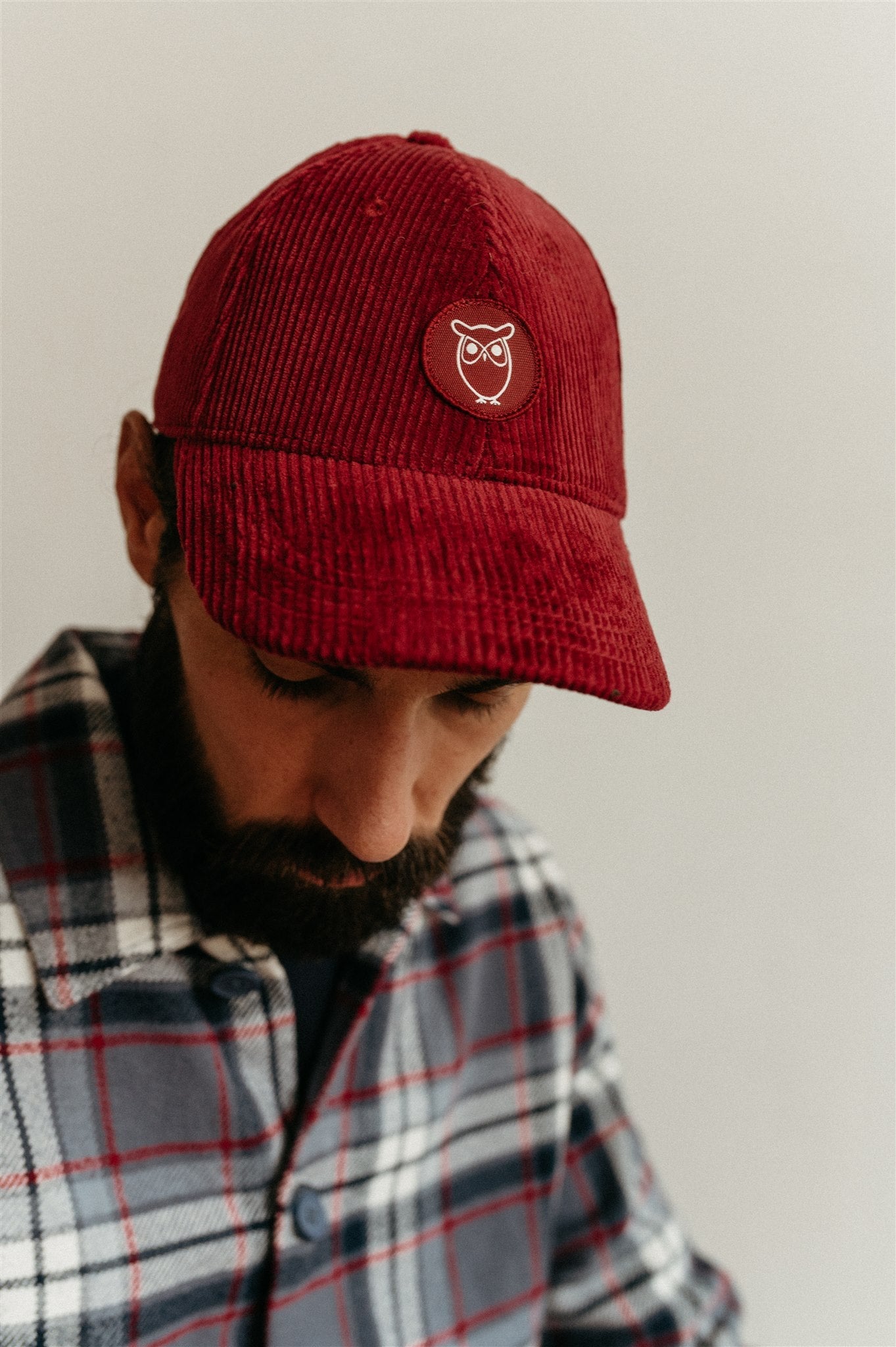 Casquette rouge en velours de coton bio - 8 wales corduroy cap rhubarb