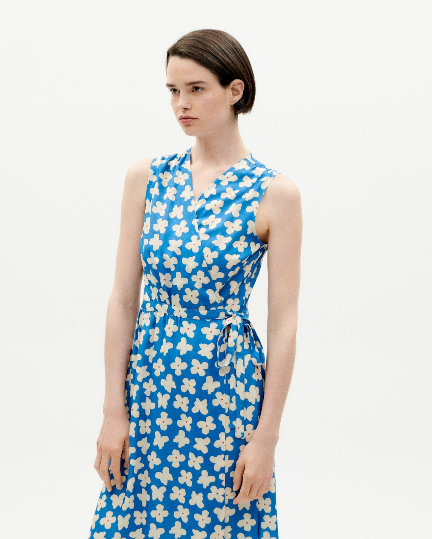 Robe midi à motifs en ecovero | bleu "small butterfly amapola dress"