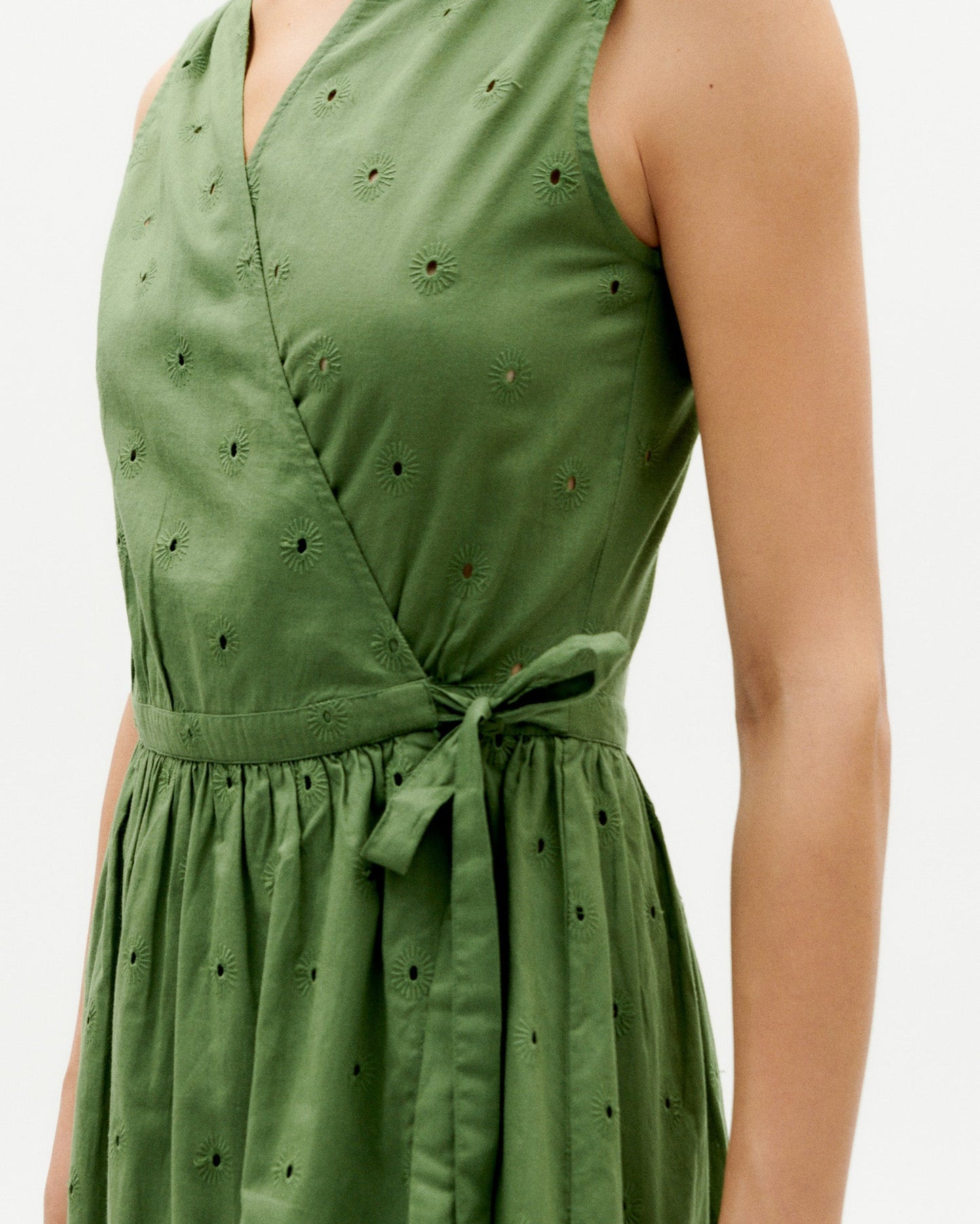Robe portefeuille en coton bio | Vert "cactus shiffli amapola dress"