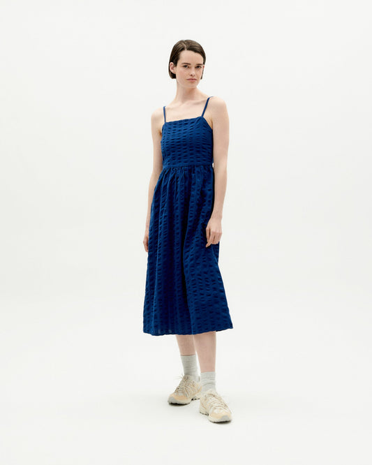 Robe midi à bretelles en coton bio | bleu "navy big seersucker paola dress"