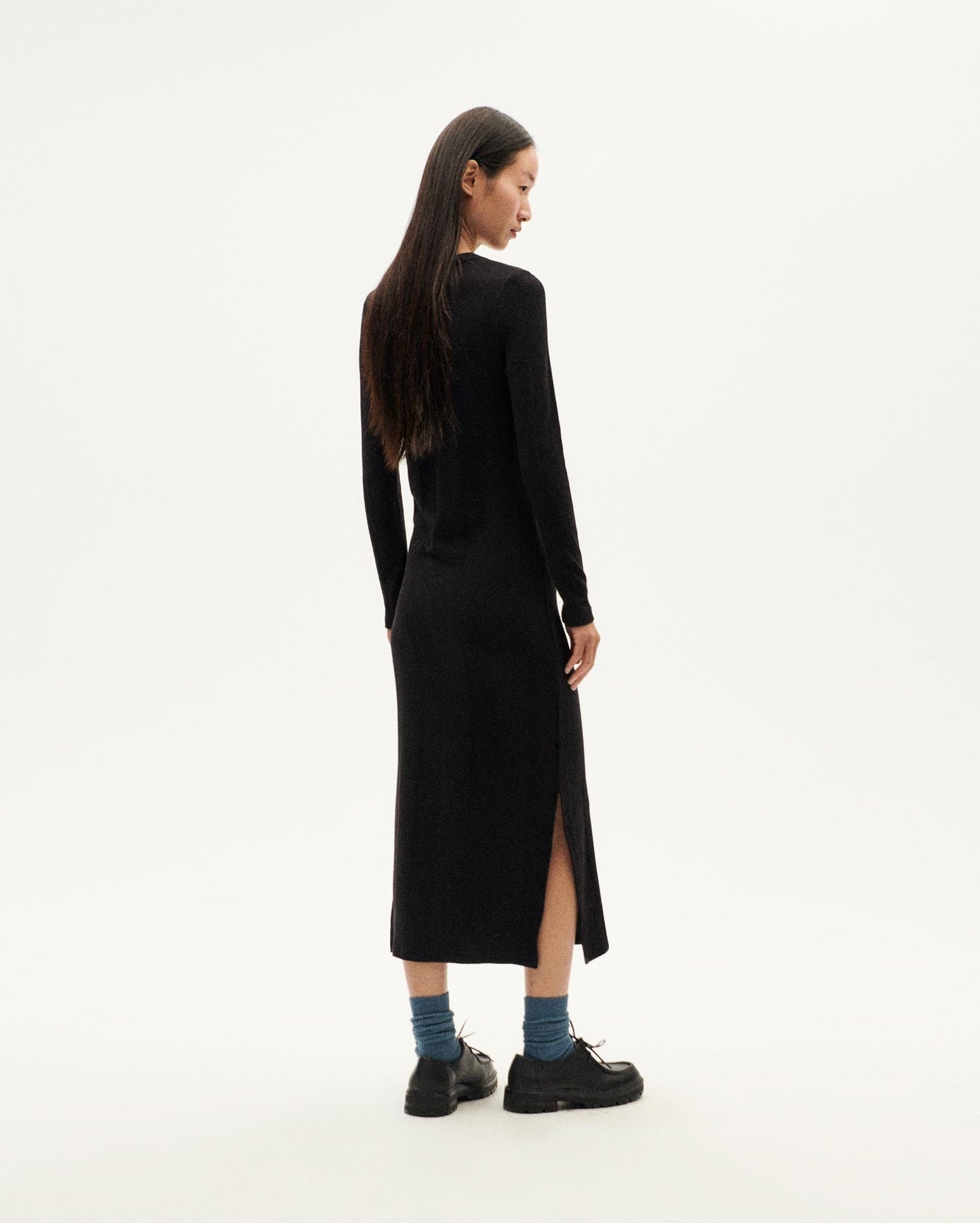 Robe en mélange coton bio, laine et fibres recyclés | noir "black gina dress - black"